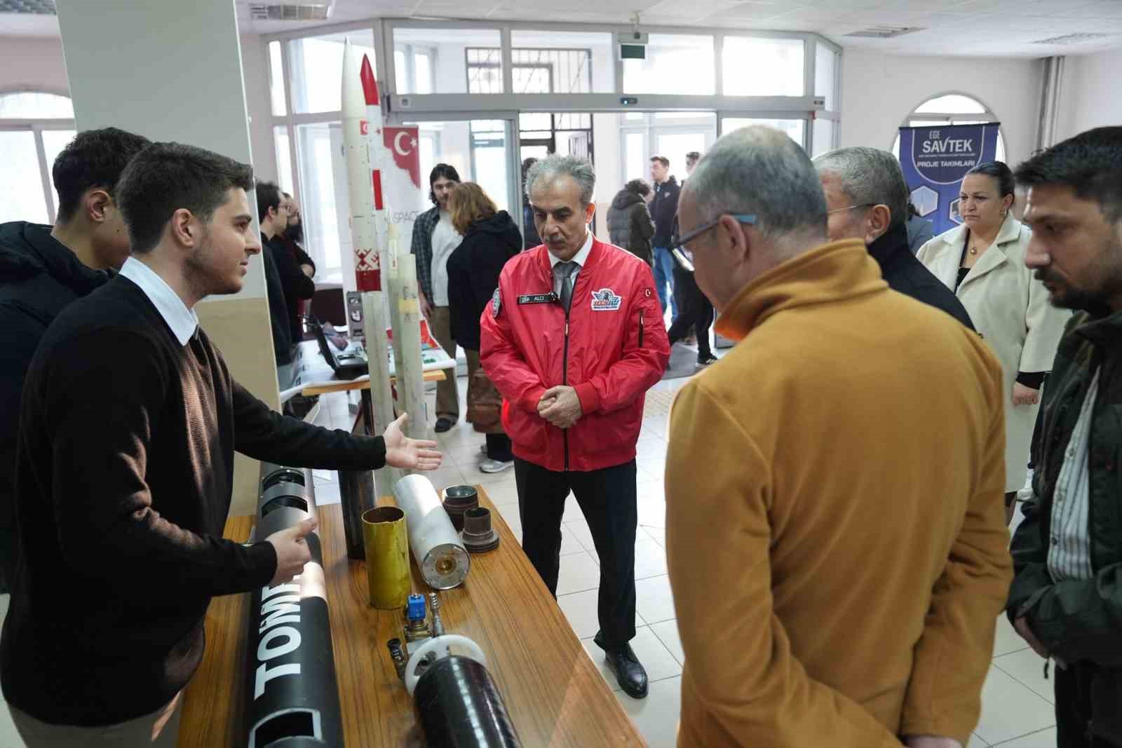 Egeli gen&ccedil;ler, TEKNOFEST hazırlıklarını s&uuml;rd&uuml;r&uuml;yor
