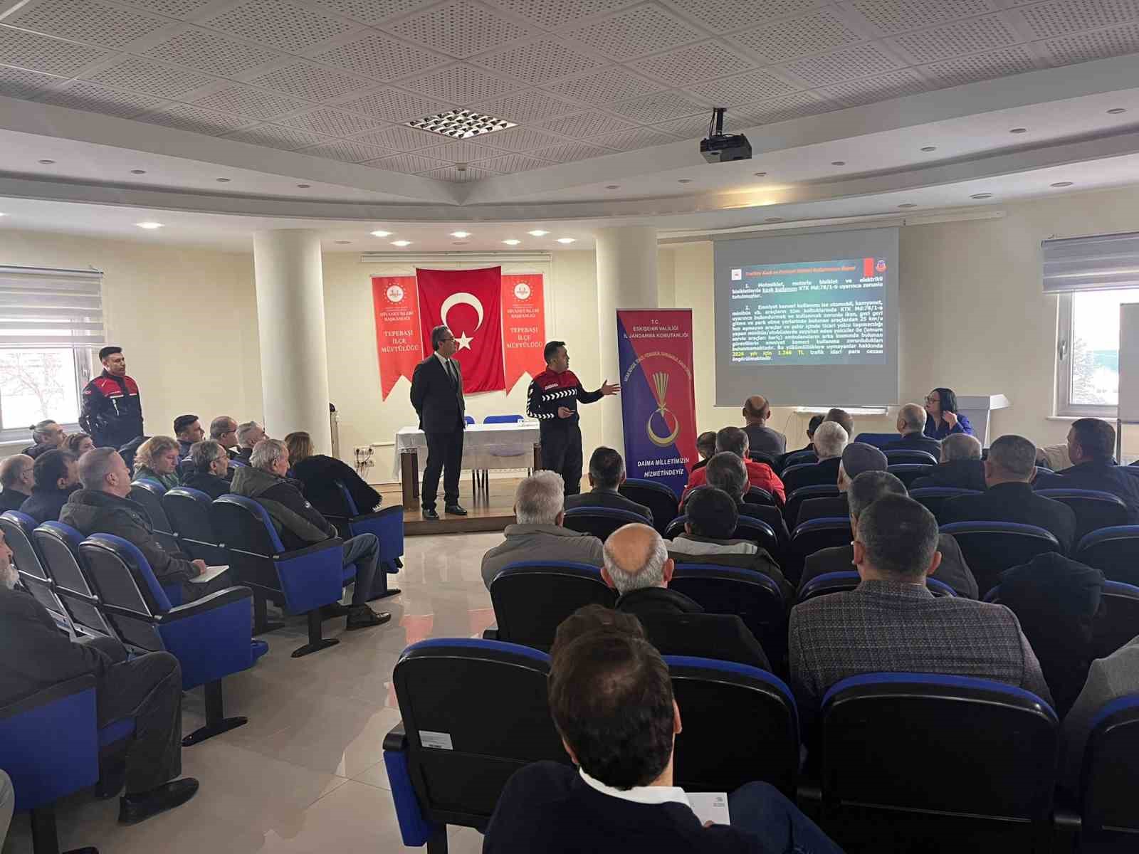 Tepebaşı&rsquo;nda kırsal mahalle muhtarlarına s&uuml;r&uuml;c&uuml; g&uuml;venliği eğitimi verildi
