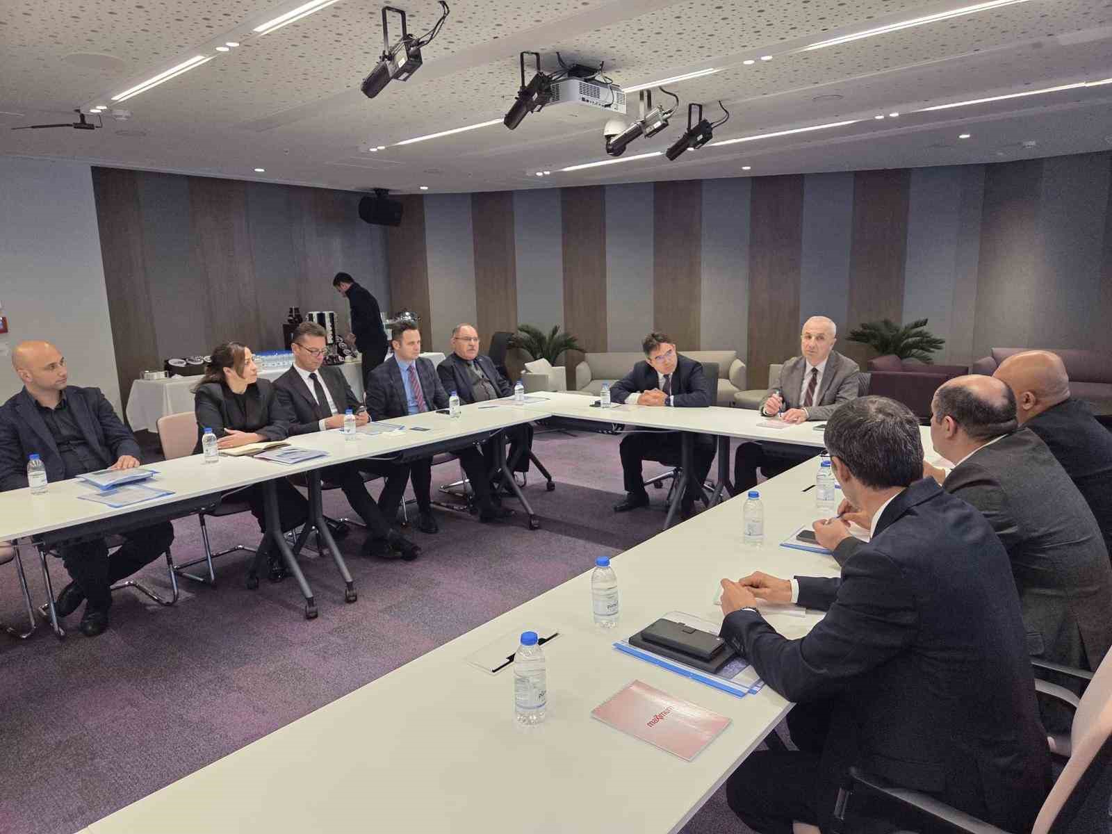 Marmaris&rsquo;te 2026 eğitim yatırımları i&ccedil;in toplantı yapıldı
