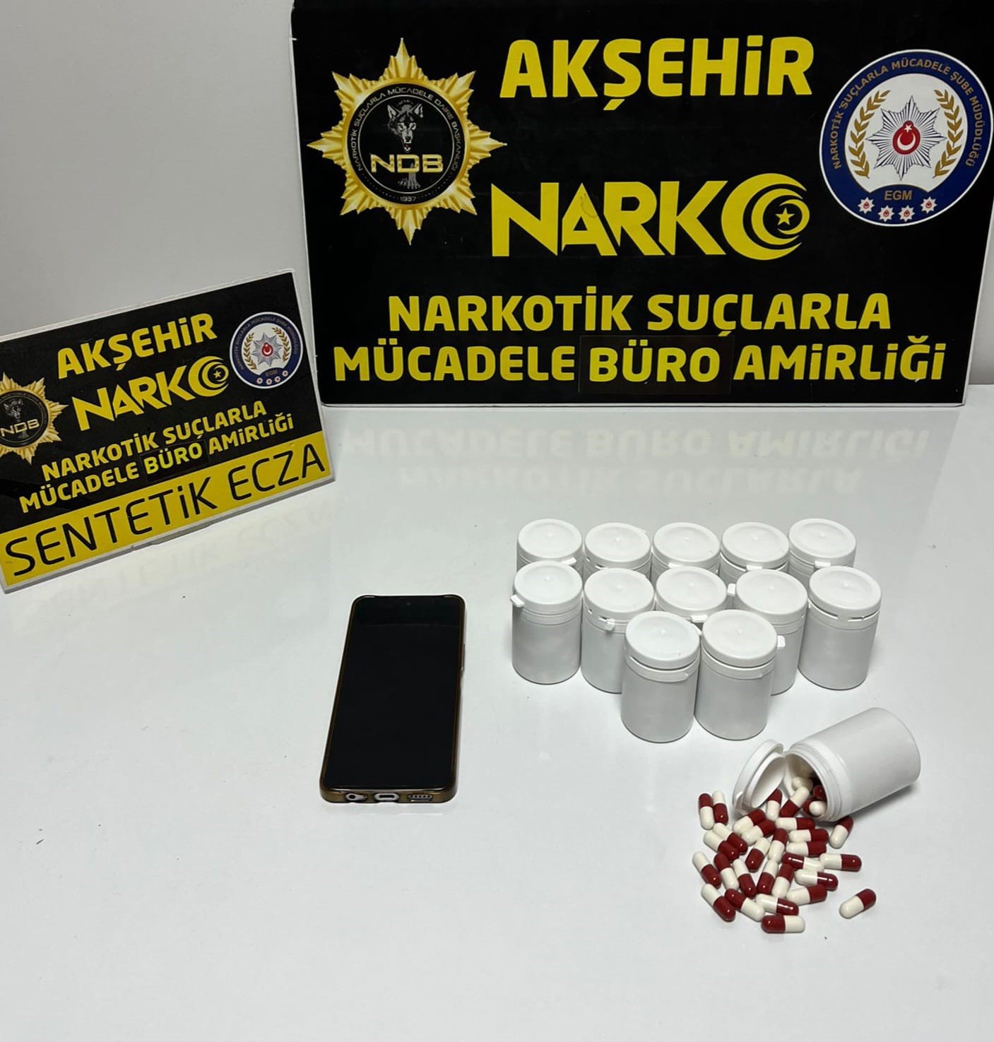 Otob&uuml;ste uyuşturucu operasyonu: 700 hap ele ge&ccedil;irildi
