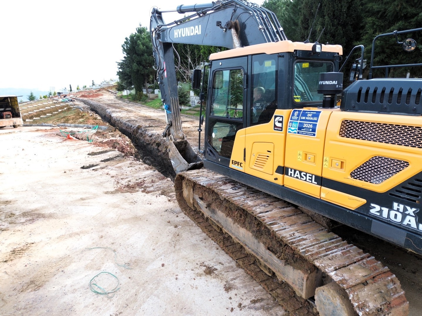 Kocaeli Kent Mezarlığı&rsquo;nda su hattı yenileme &ccedil;alışması
