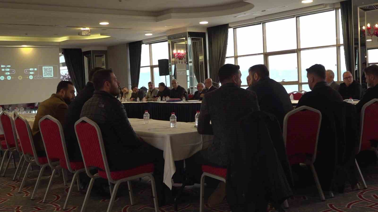 Lastik sekt&ouml;r&uuml;nde 4 bin 500 iş&ccedil;iyi ilgilendiren toplu s&ouml;zleşme g&ouml;r&uuml;şmeleri başladı
