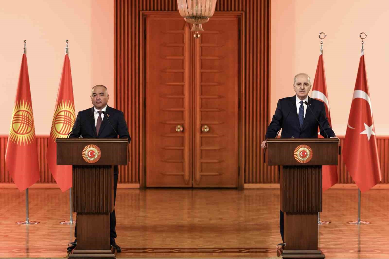 TBMM Başkanı Kurtulmuş: "İlk raporlara baktığımız zaman partiler arasında &ccedil;ok kolay uzlaşılacak bir zemin g&ouml;r&uuml;nm&uuml;yor"
