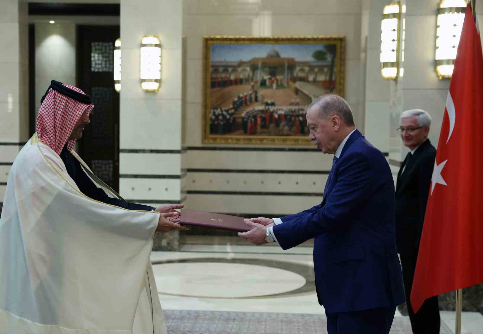 Cumhurbaşkanı Erdoğan’a 3 ülkenin büyükelçisinden güven mektubu