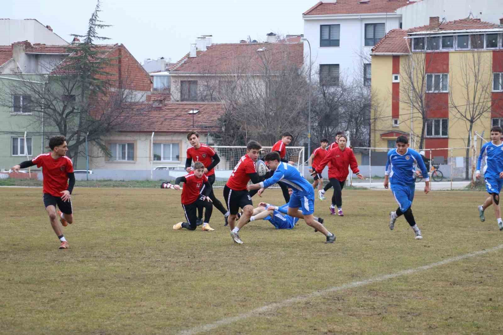 Okul sporları ragbi il birinciliği m&uuml;sabakaları heyecanla devam ediyor
