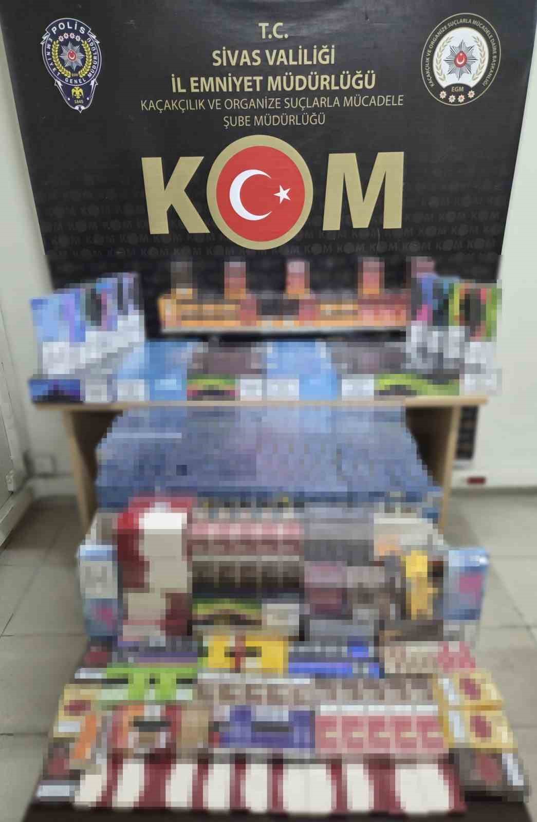 Sivas&rsquo;ta 840 bin makaron ve y&uuml;zlerce kilo ka&ccedil;ak t&uuml;t&uuml;n ele ge&ccedil;irildi
