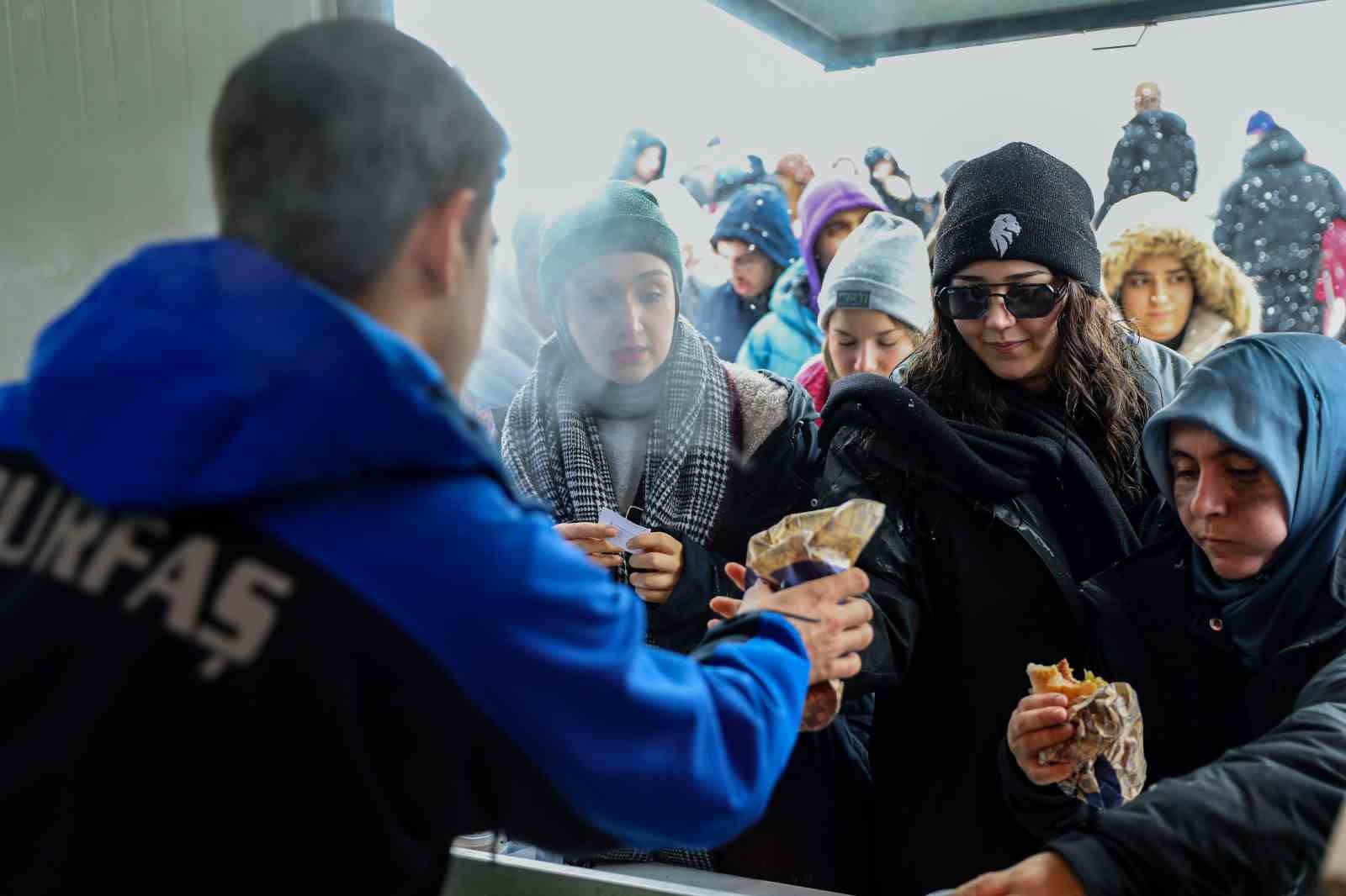 Uludağ zirvesinde gençlik buluşması