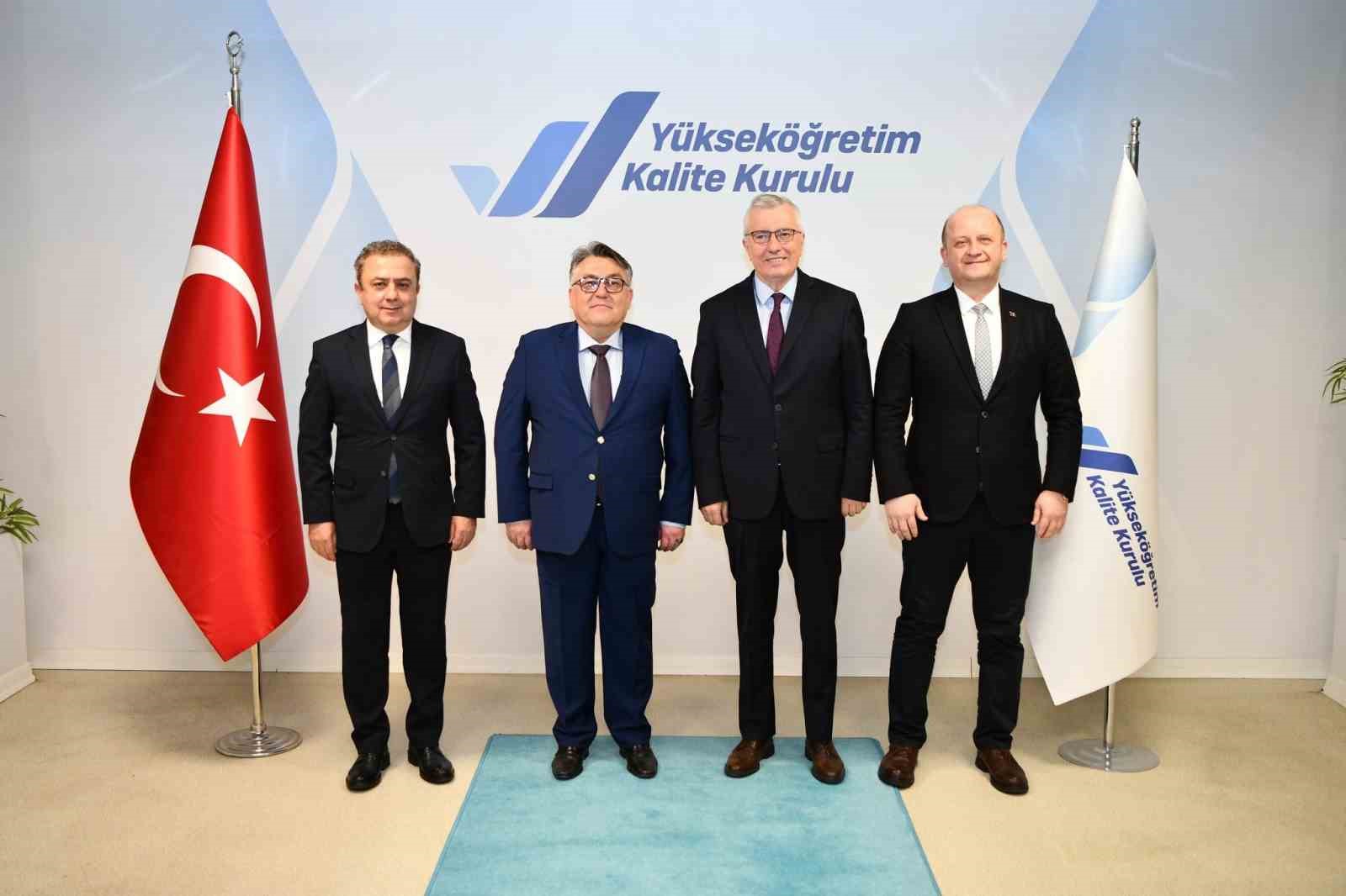 Rektör Özölçer’den YÖKAK Başkanı Kocabıçak’a ziyaret