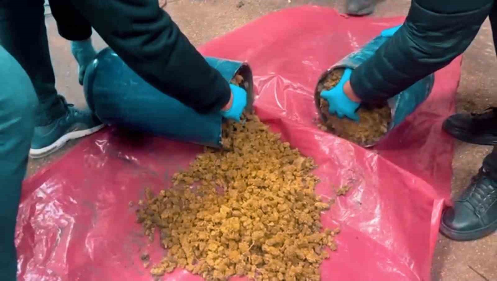 Tekirdağ&rsquo;da yakıt t&uuml;plerine zulalanmış 24 kilo 500 gram skunk ele ge&ccedil;irildi
