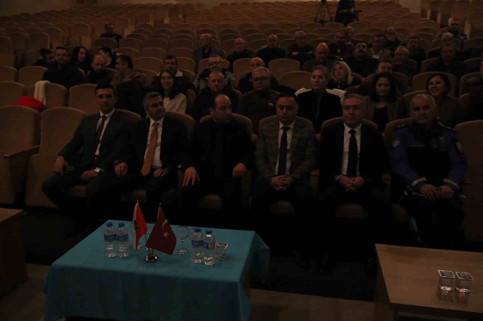 Eskişehir&rsquo;de muhtarlara siber g&uuml;venlik eğitimi
