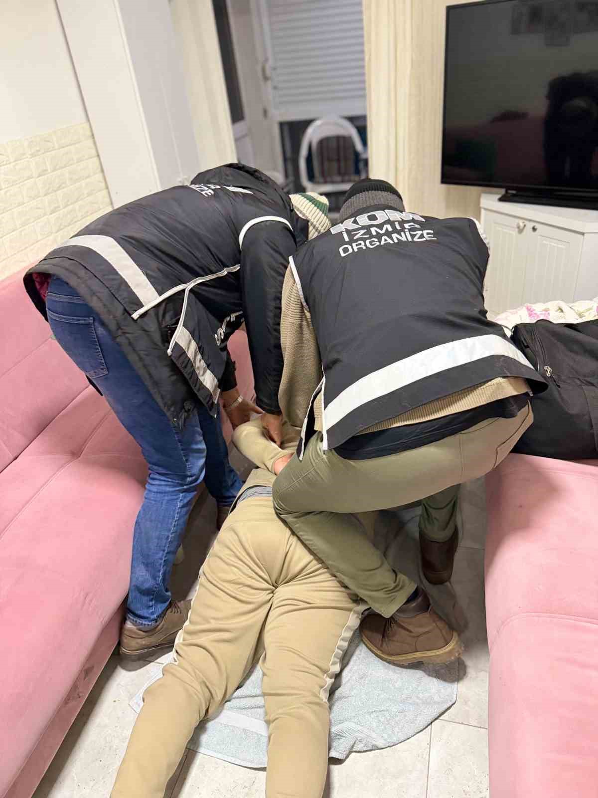 İzmir&rsquo;de su&ccedil; &ouml;rg&uuml;t&uuml; &uuml;yesi yakalandı
