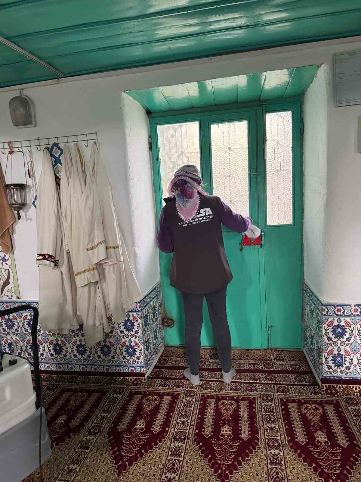 Germencik&rsquo;te camiler Ramazan&rsquo;a hazırlanıyor
