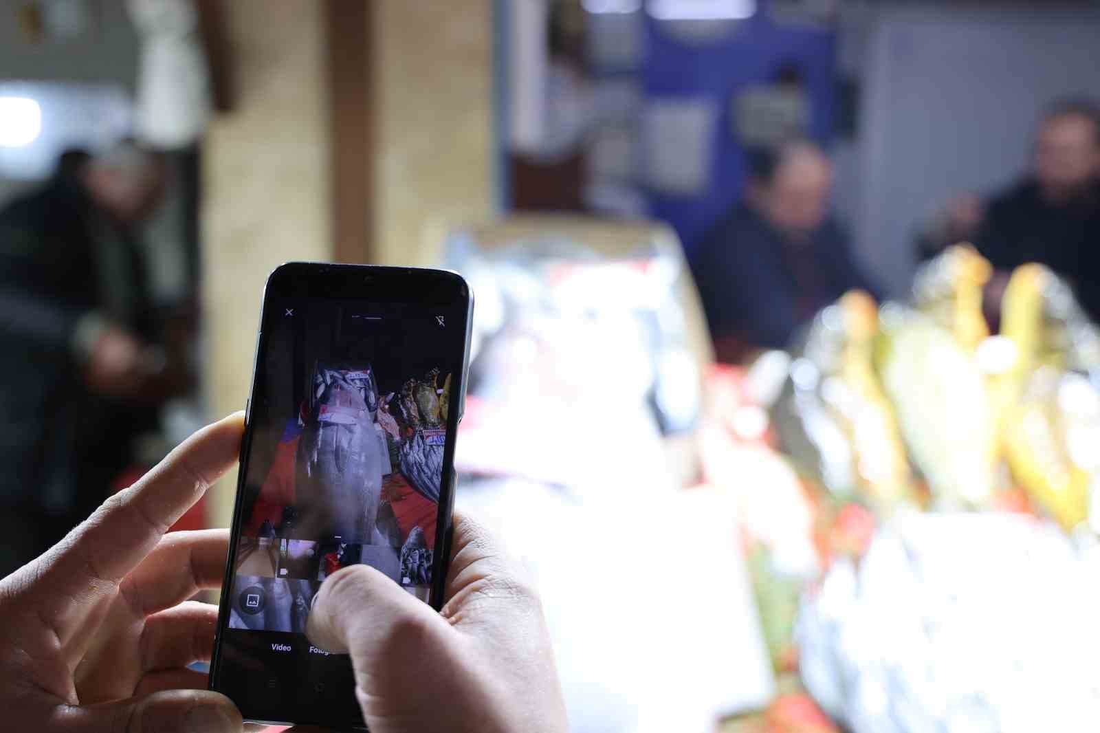 Elazığ Kapalı &Ccedil;arşı&rsquo;da 85 kiloluk orkinos tezgaha indi
