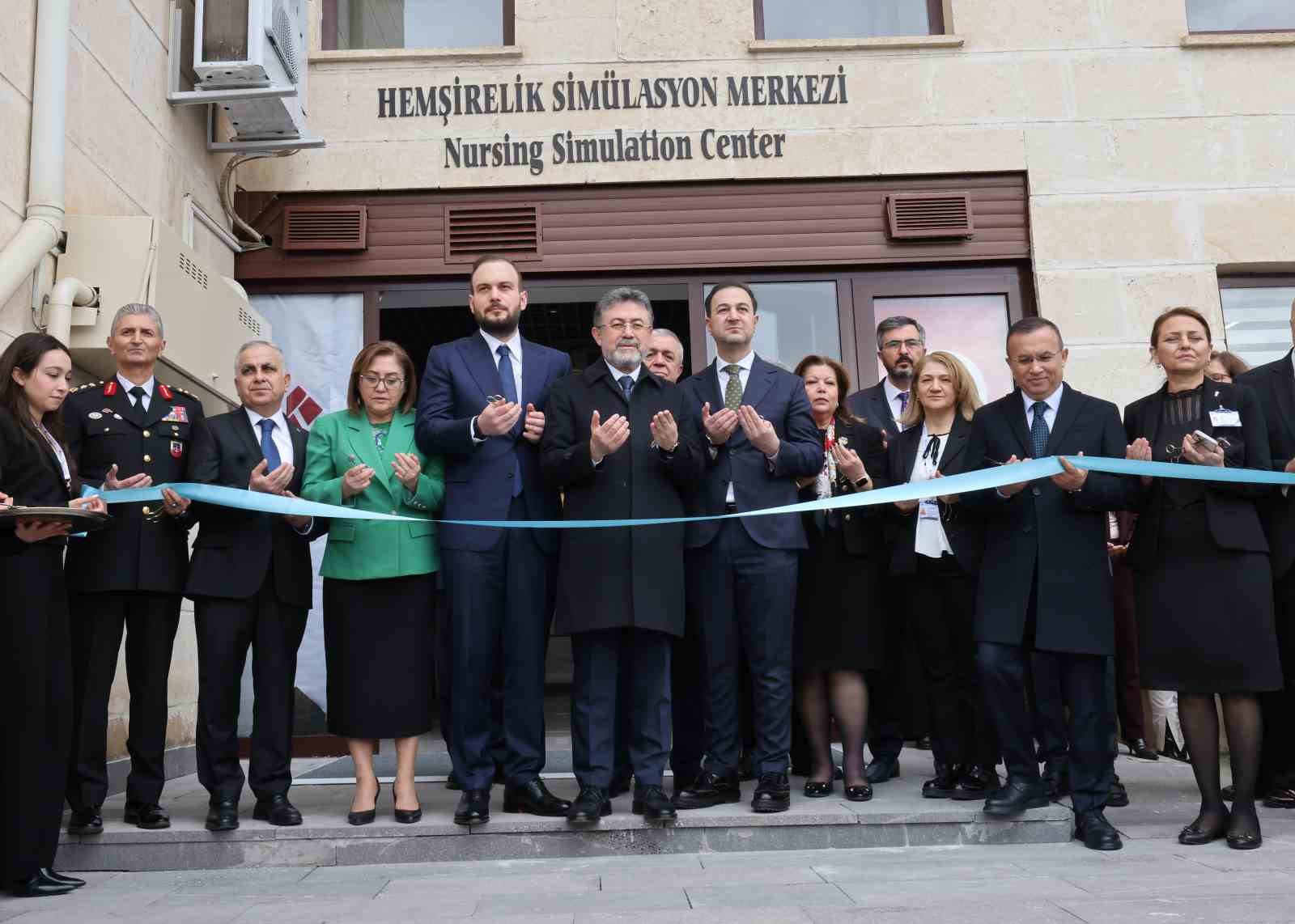 HKÜ’de Hemşirelik Simülasyon Merkezi ile İleri Araştırma ve Uygulama Laboratuvarı açıldı
