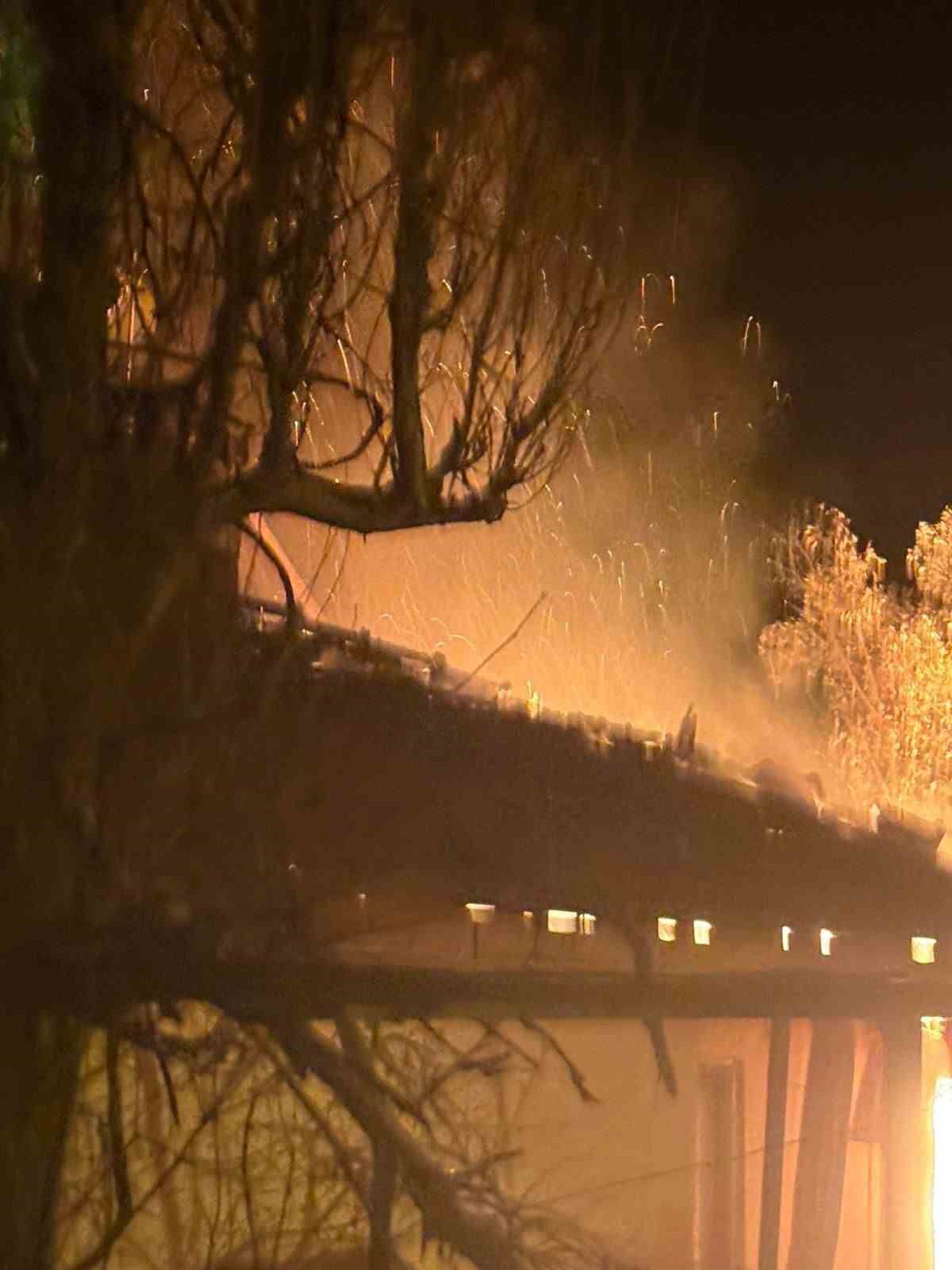 Burdur&rsquo;da m&uuml;stakil ev yanarak kullanılmaz hale geldi
