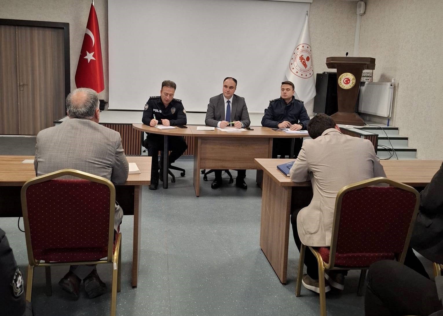 Aslanapa’da eğitim-öğretim yılı tedbirleri toplantısı yapıldı