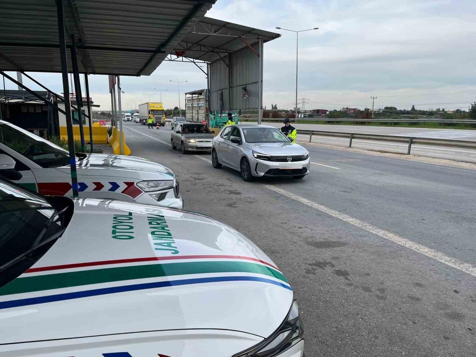 Trafik denetiminde sahte avukat kimliği gösteren şahıs yakalandı

