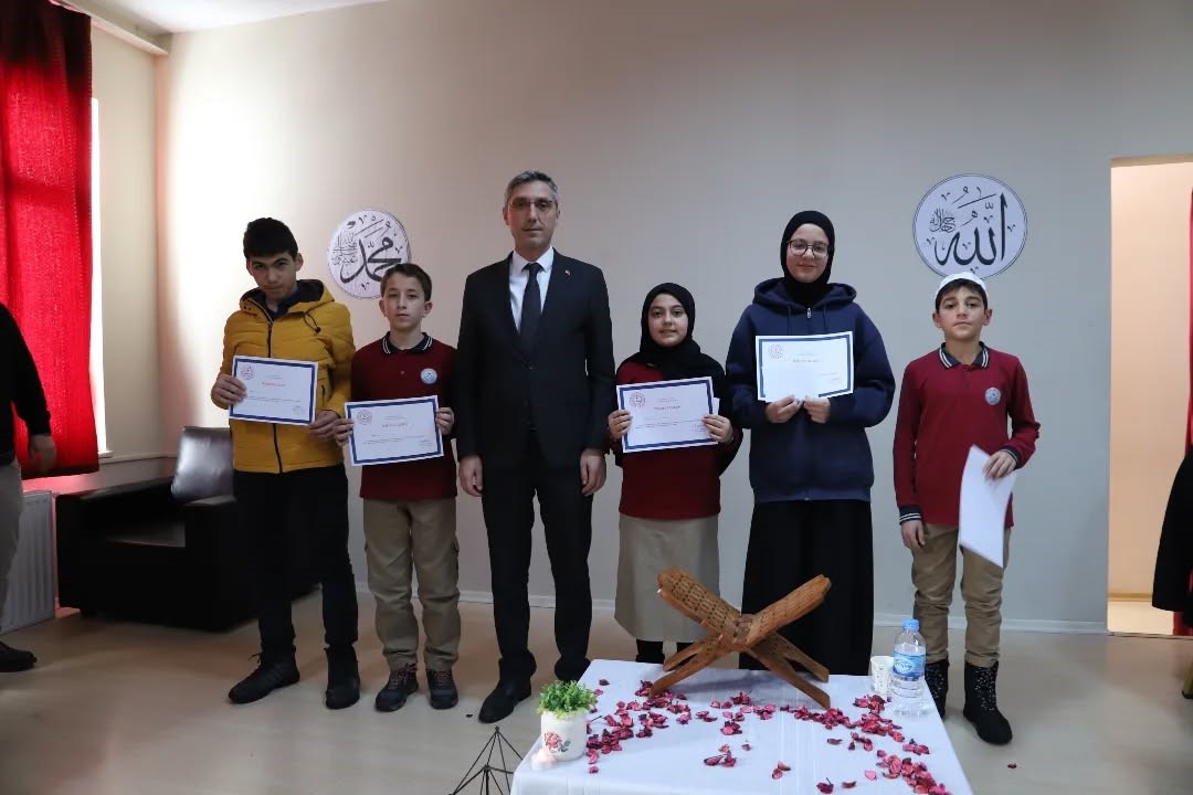 Bayburt&rsquo;ta imam hatip ortaokulları arasında mesleki yarışmalar d&uuml;zenlendi
