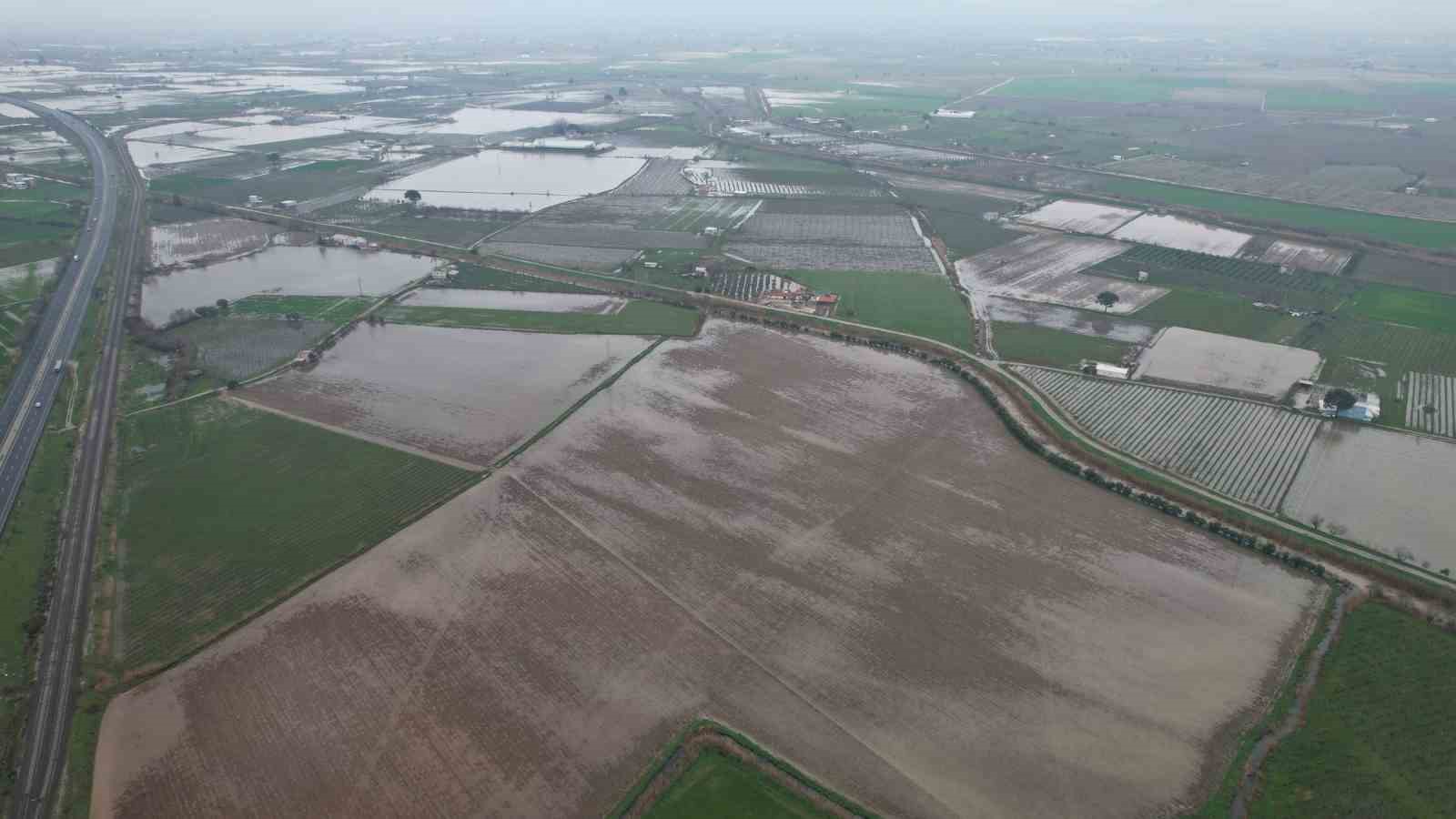 Yağışlar &ccedil;ift&ccedil;iyi umutlandırdı
