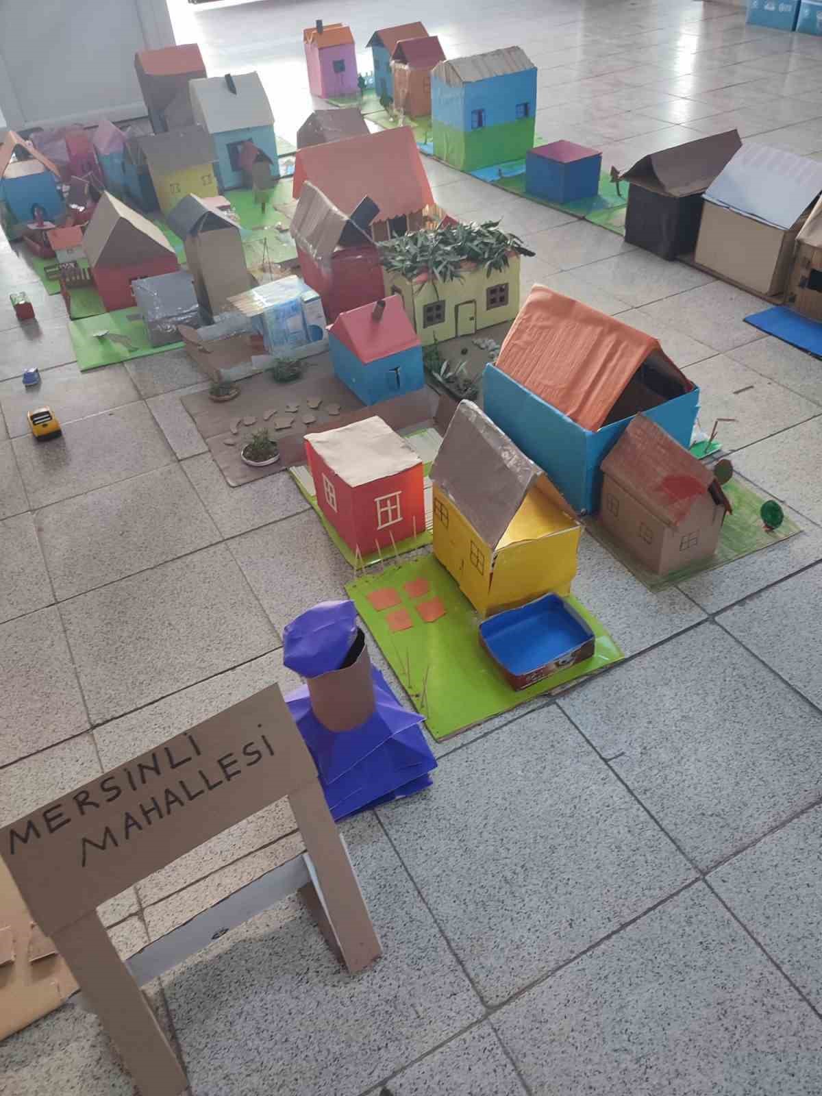 Salihli&rsquo;de minik &ouml;ğrencilerden geri d&ouml;n&uuml;ş&uuml;me anlamlı dokunuş
