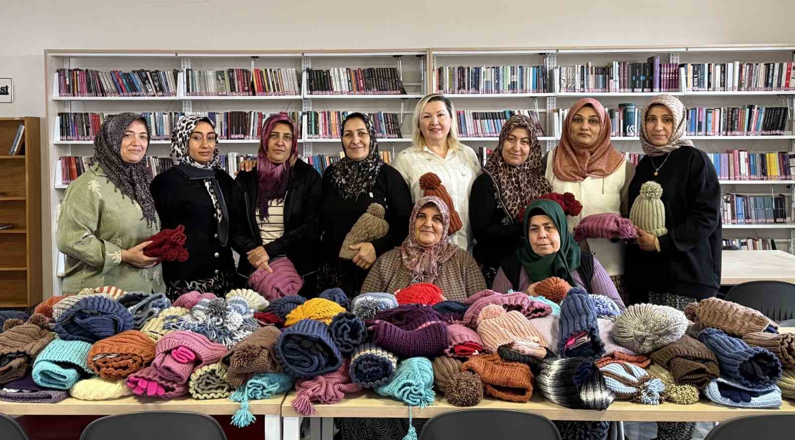 Niğdeli kadınlar Ahlatlı k&ouml;y &ccedil;ocuklarının i&ccedil;ini ısıttı
