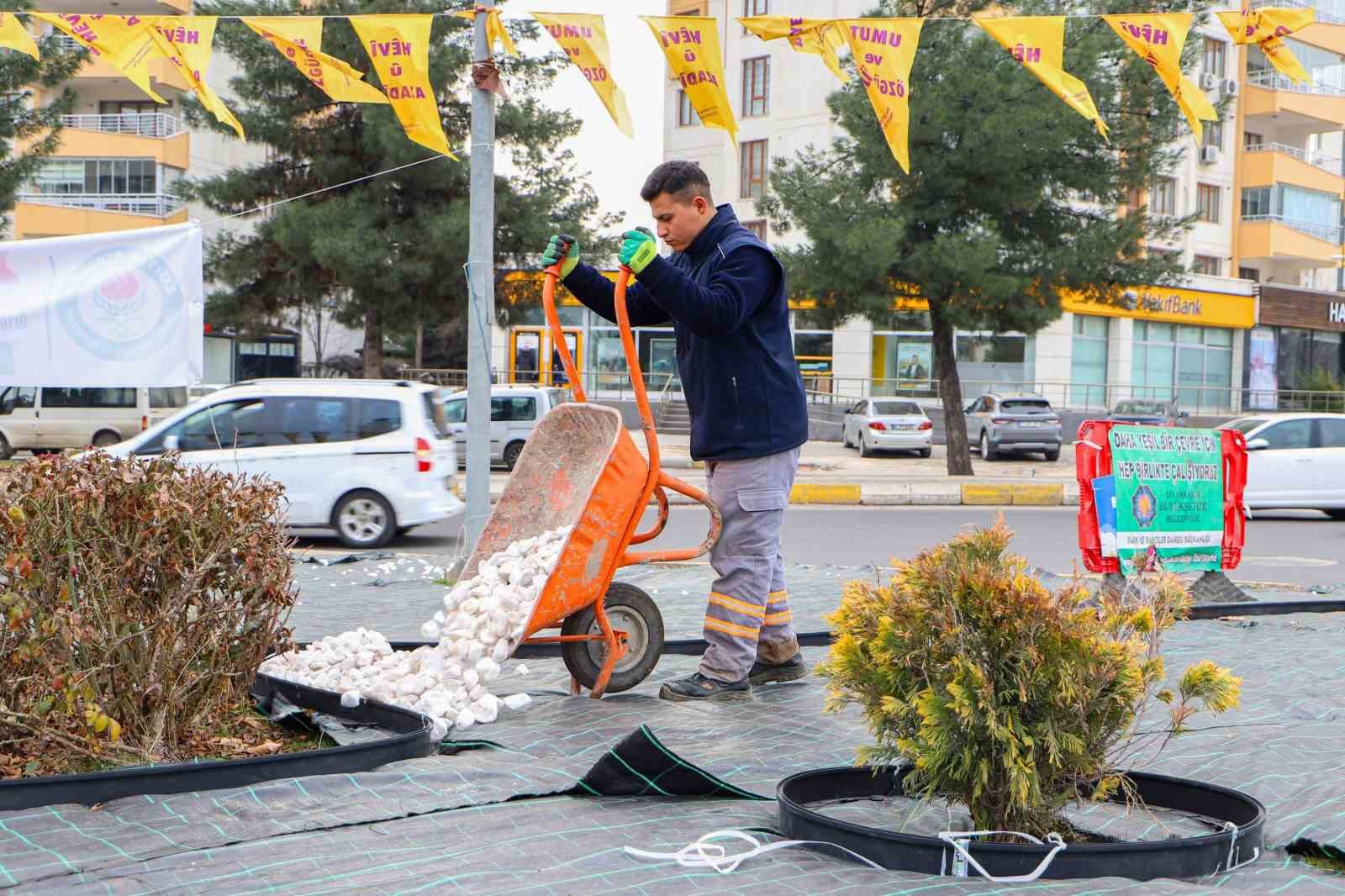 Su tasarrufu i&ccedil;in kavşaklarda d&ouml;n&uuml;ş&uuml;m başladı
