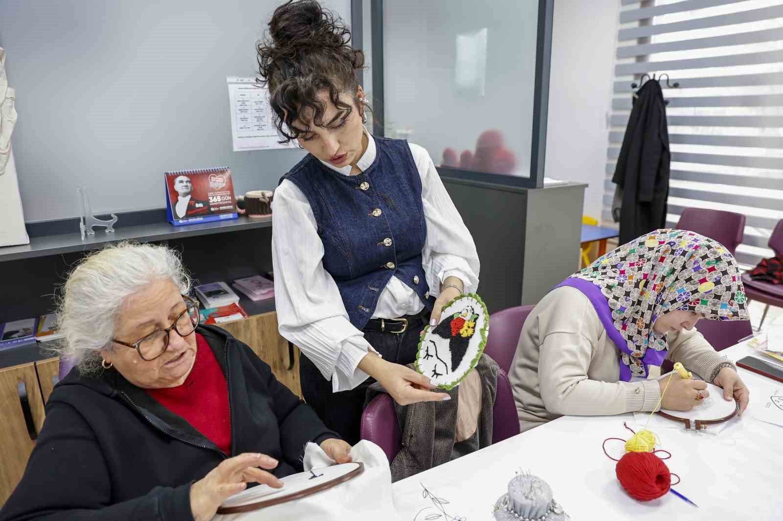 Kadın Danışma Merkezi&rsquo;nde "Punch At&ouml;lyesi"
