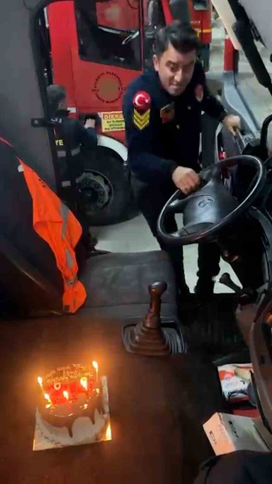 İtfaiye şoförüne yürek hoplatan sürpriz: "Anam anam benim ev"