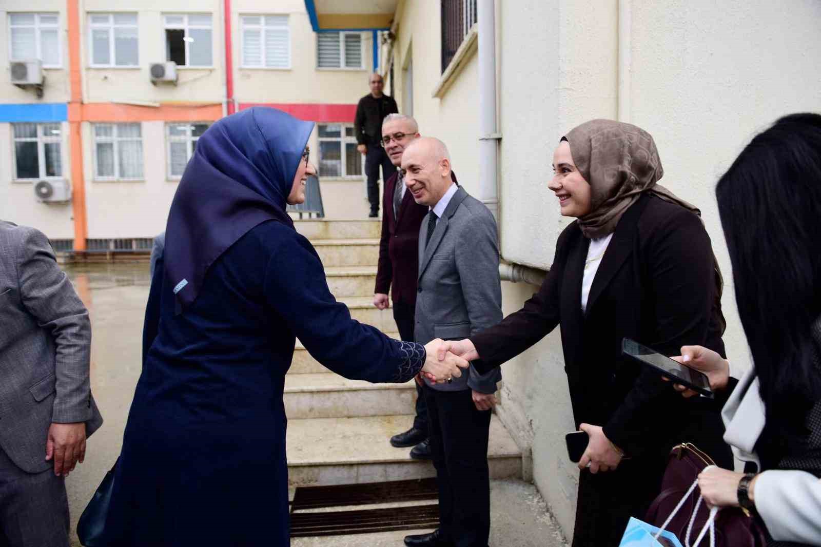 Rekt&ouml;r Kibar Sarıg&ouml;l&rsquo;de temaslarda bulundu
