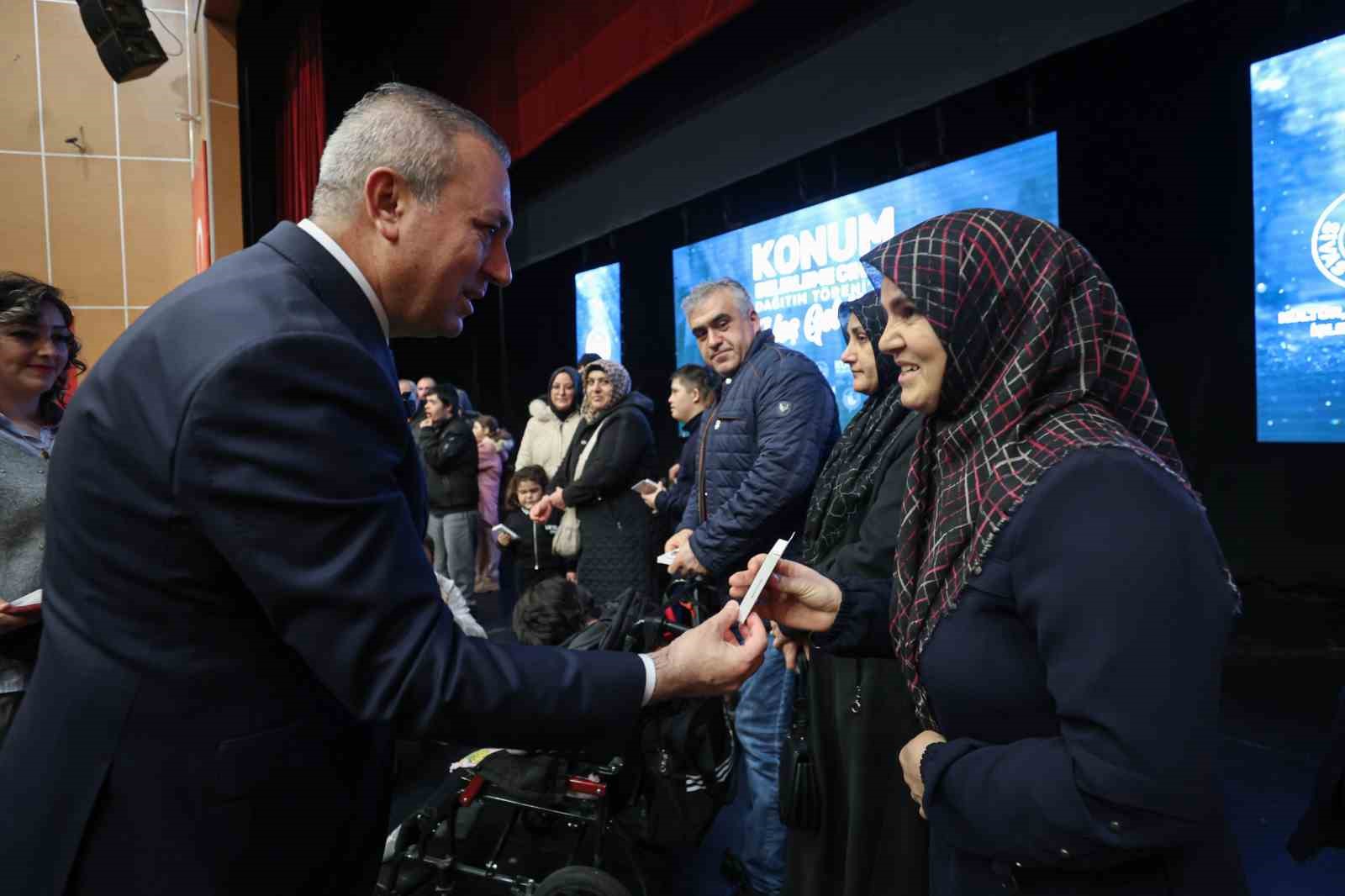 Sivas&rsquo;ta 100 &ouml;zel &ccedil;ocuğa akıllı takip cihazı dağıtıldı
