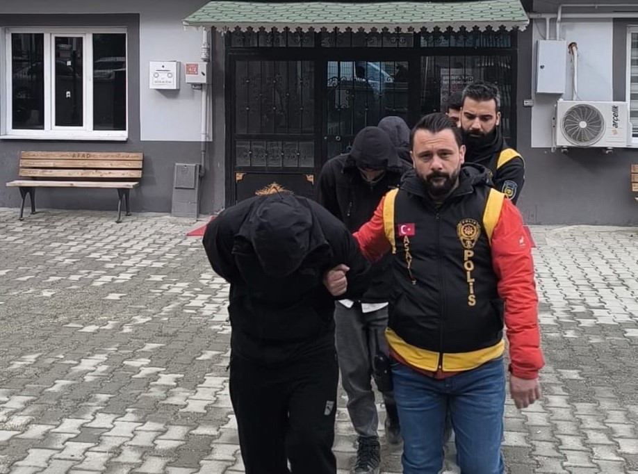 Emekli maaşını gasp eden 4 şüpheli tutuklandı