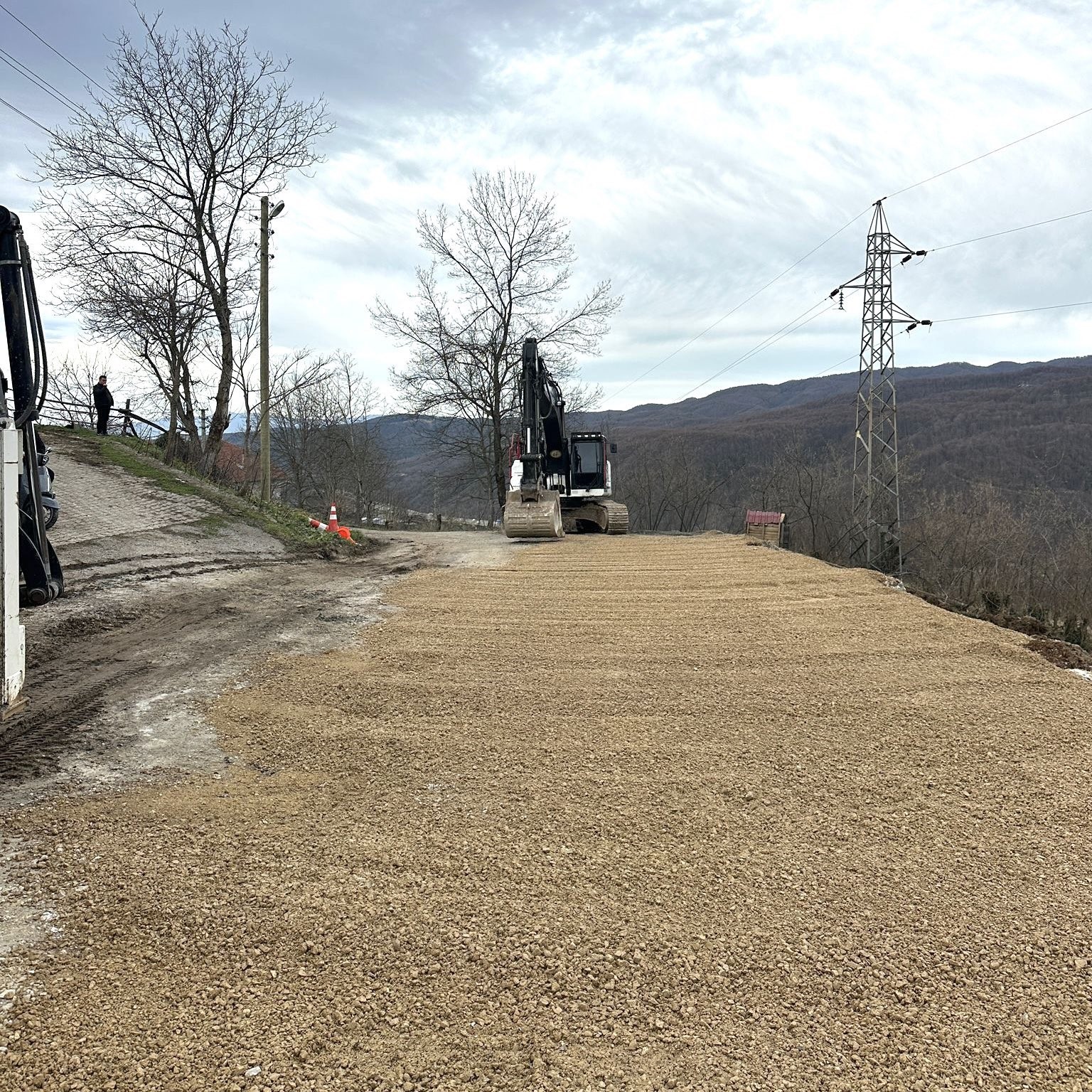 Anında m&uuml;dahale edildi heyelanın izleri giderildi
