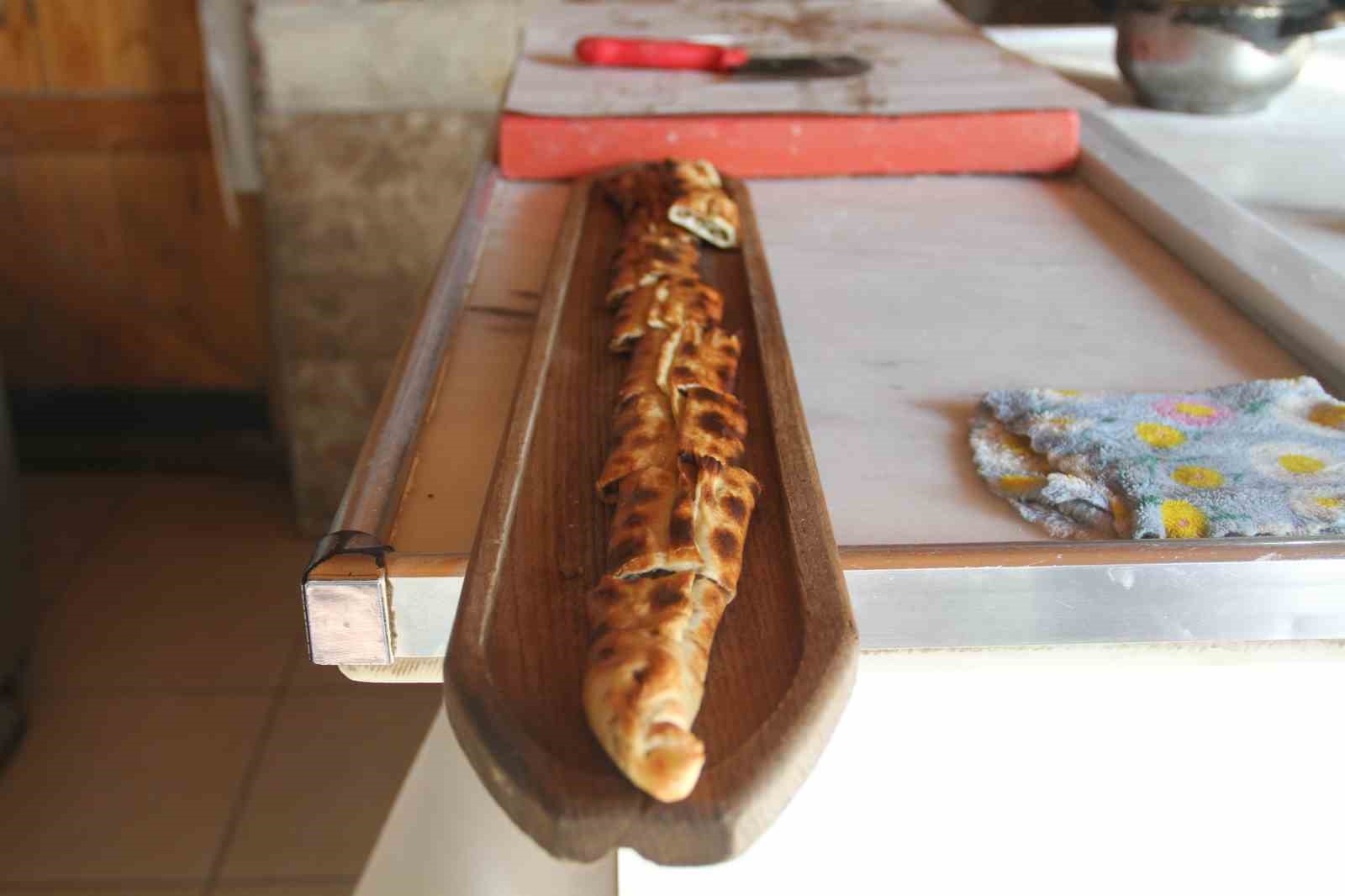 Damak &ccedil;atlatan tescilli lezzet: &Ccedil;arşamba Pidesi
