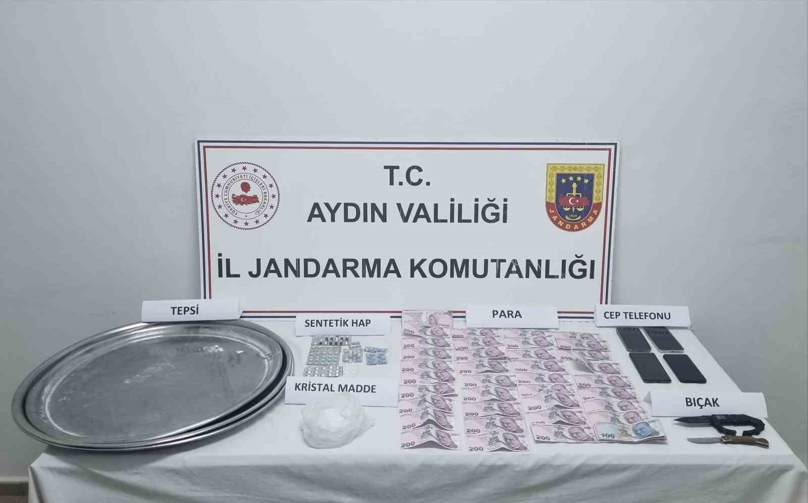 Kuşadası&rsquo;nda jandarmadan narkotik operasyonu
