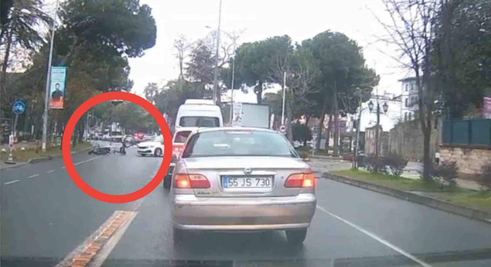 Ordu’da otomobil ile çarpışan motosikletli yaralandı: Kaza anı araç kamerasına yansıdı