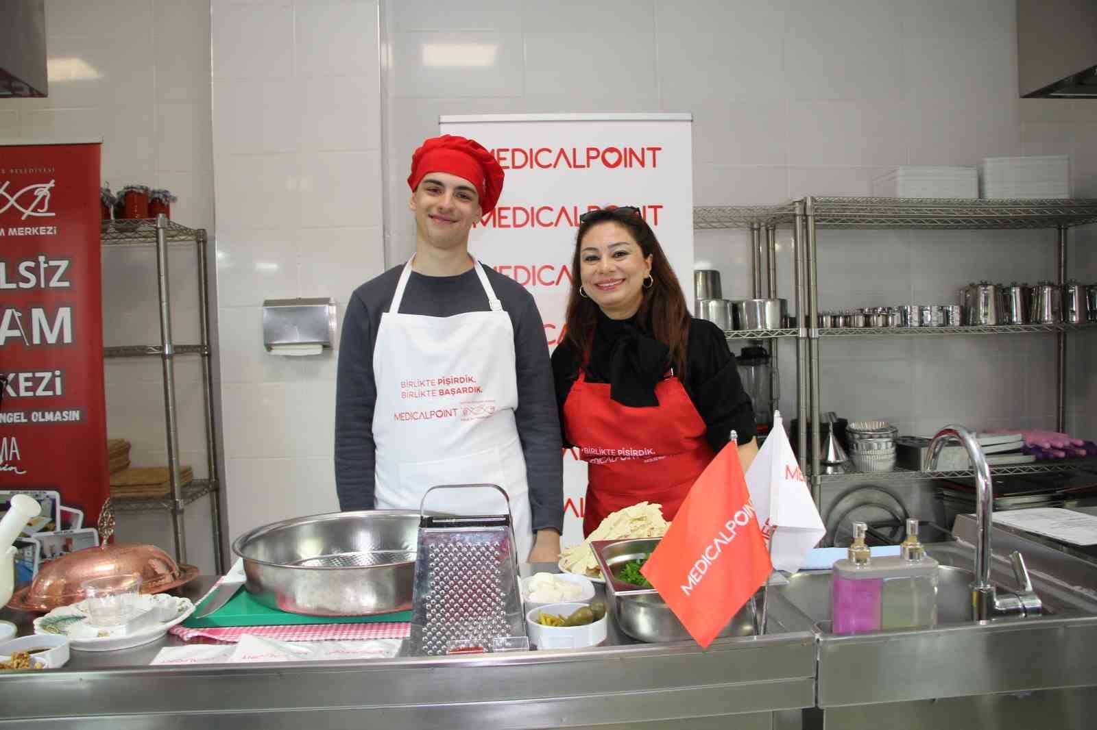 Özel öğrenciler "Birlikte pişirdik, birlikte başardık"  etikliğinde buluştu