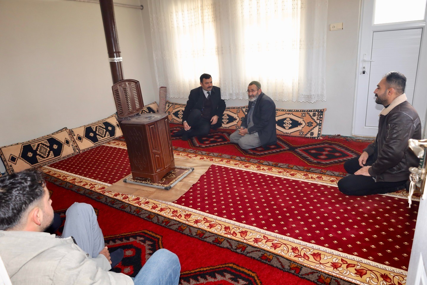 Kaymakam Soysal&rsquo;dan şehit ailesine anlamlı ziyaret
