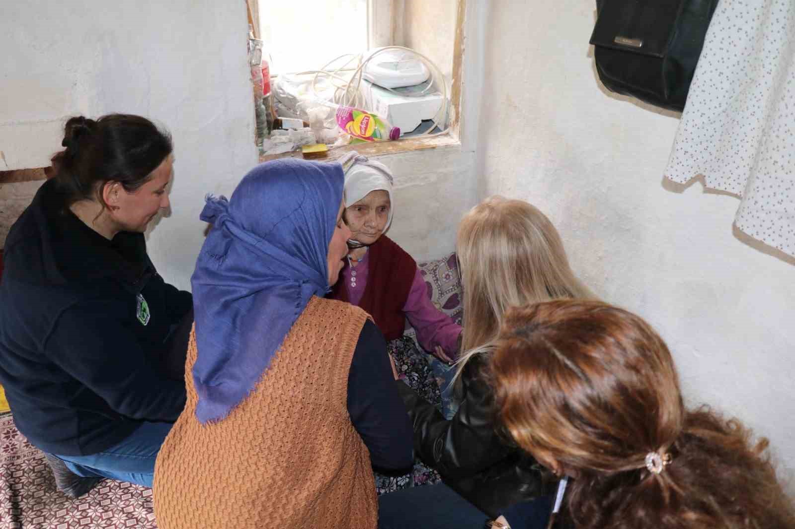 Bozdoğan Belediyesi, hasta ve bakıma muhta&ccedil; vatandaşları yalnız bırakmıyor
