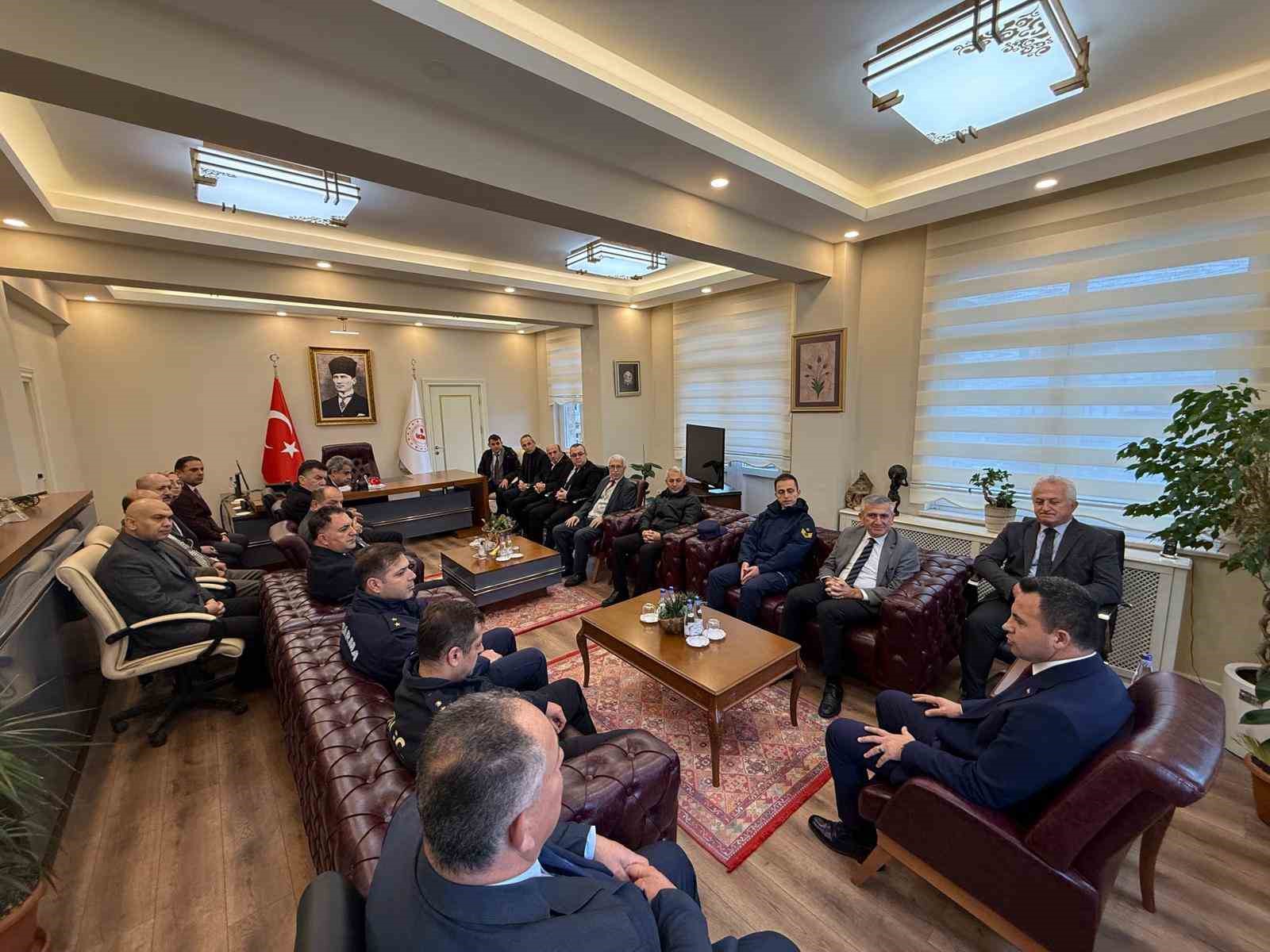 Ak&ccedil;akoca Kaymakamı Uzan g&ouml;revine başladı
