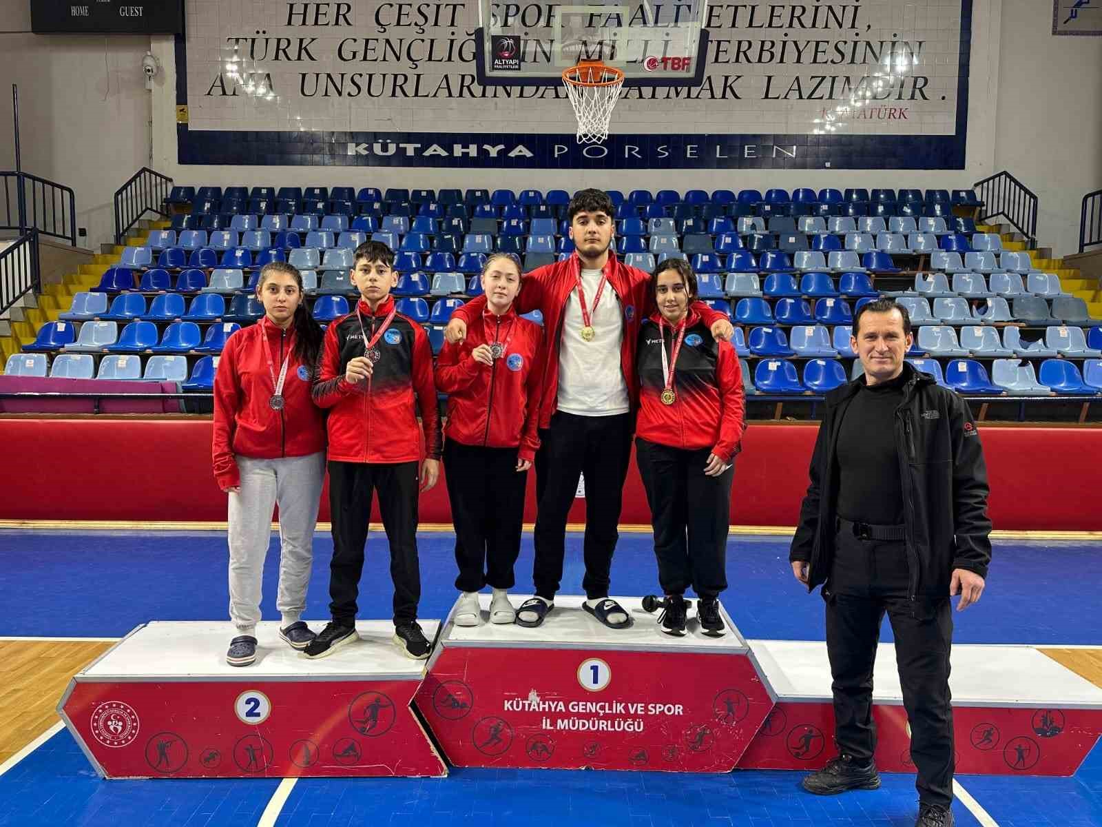Pazarlar Spor Lisesi’nden, taekwondo il müsabakalarına damga