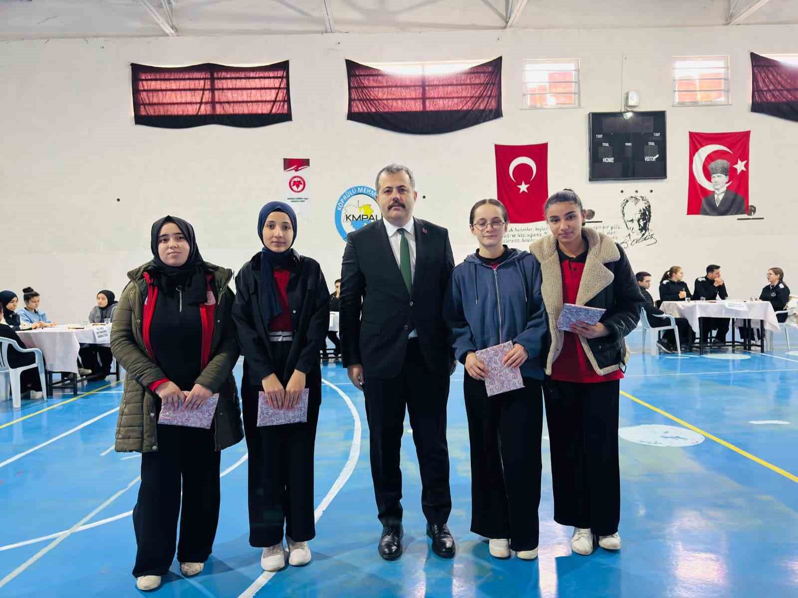 Vezirköprü’de liseler arası bilgi yarışması yapıldı