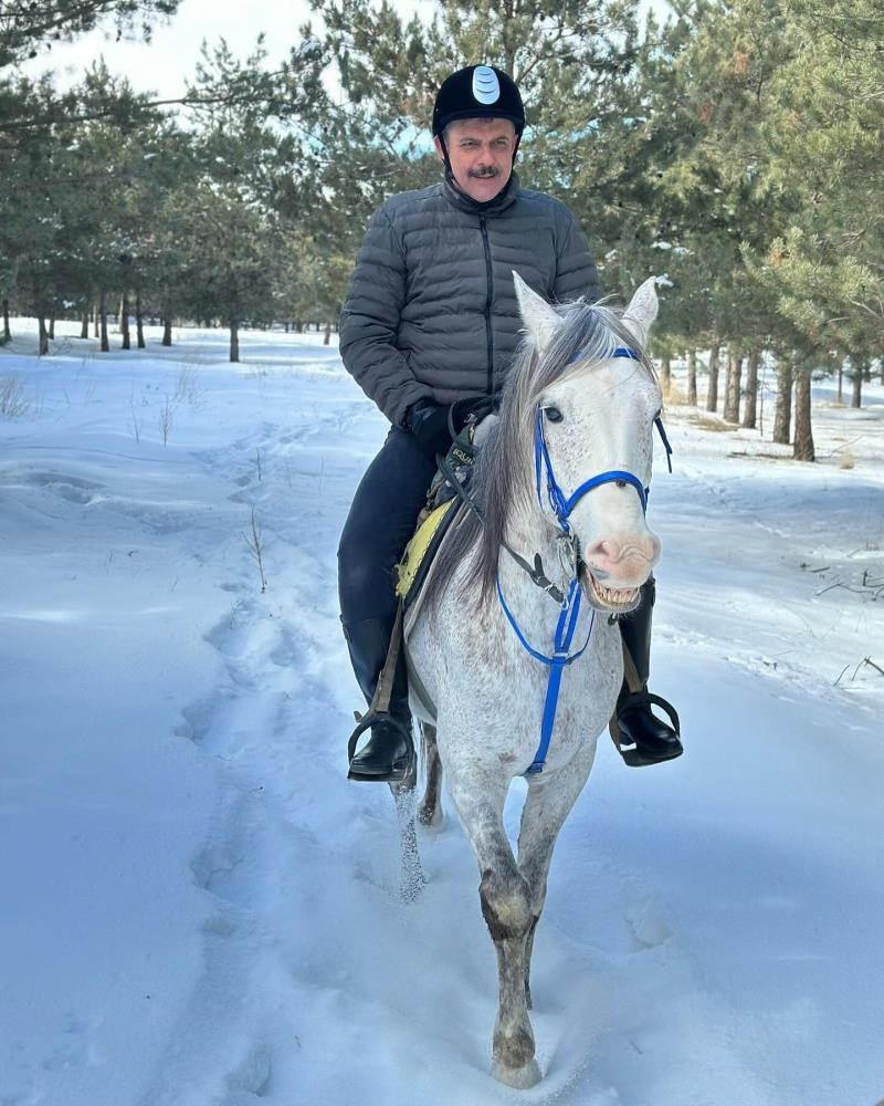 İşte farklı y&ouml;nleri ve adrenalin tutkusuyla İ&ccedil;işleri Bakanı Mustafa &Ccedil;ift&ccedil;i portresi

