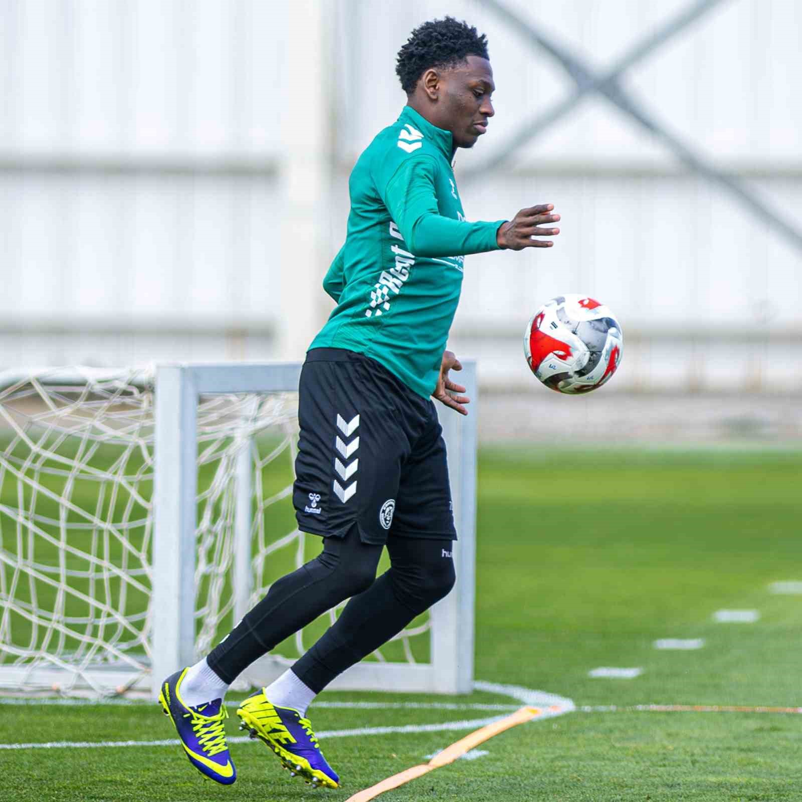 Konyaspor, Corendon Alanyaspor ma&ccedil;ı hazırlıklarını s&uuml;rd&uuml;rd&uuml;
