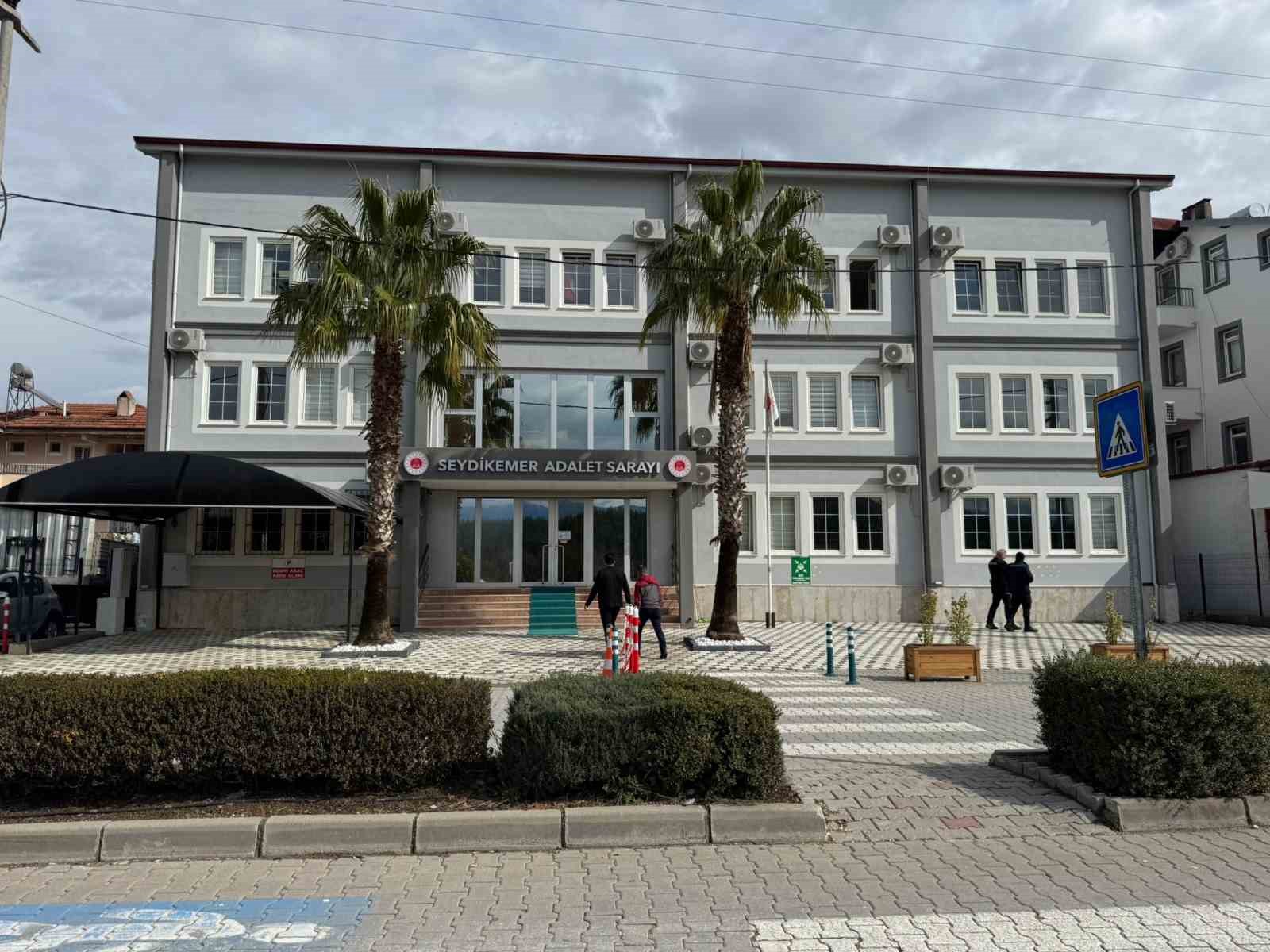 Seydikemer’de rüşvet operasyonu: 2 tutuklama