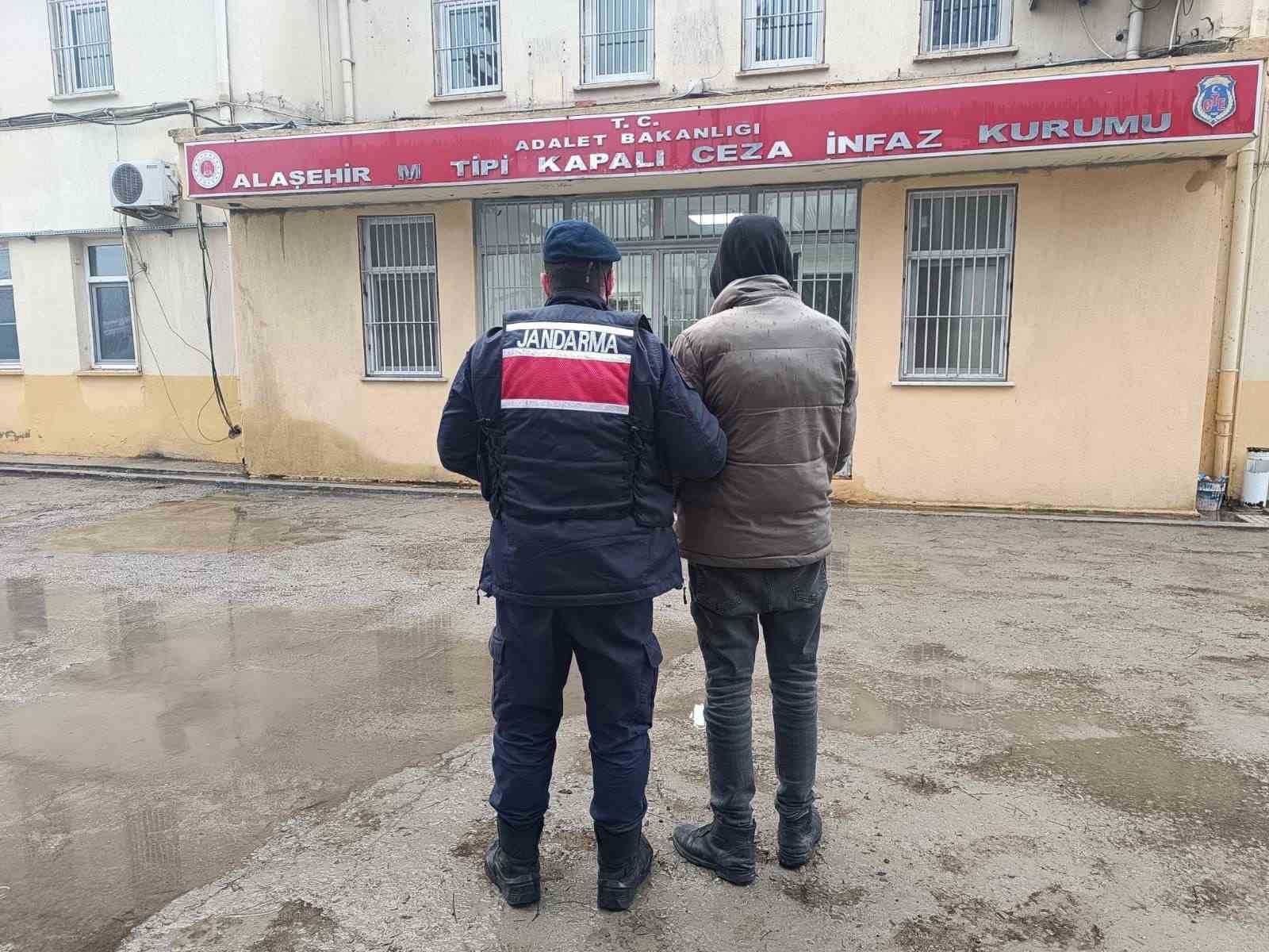 Jandarma uyuşturucu tacirlerine göz açtırmıyor