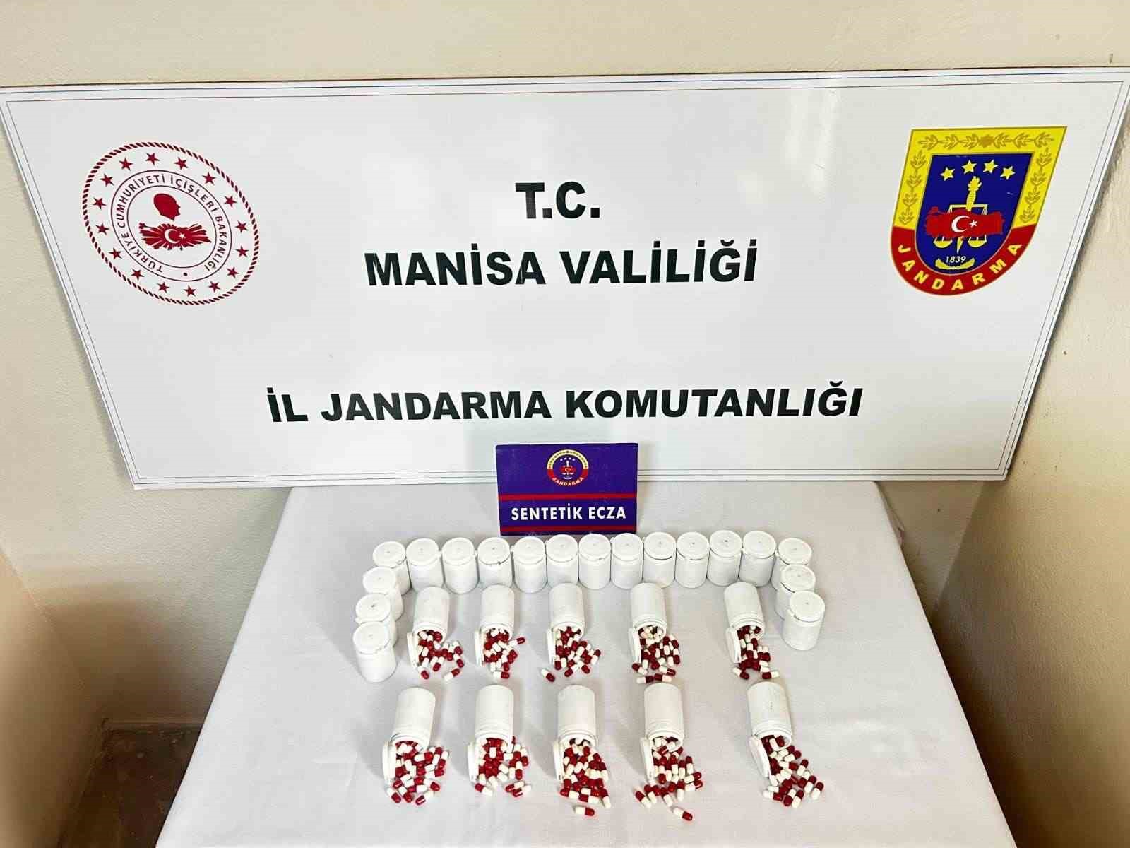 Jandarma uyuşturucu tacirlerine g&ouml;z a&ccedil;tırmıyor
