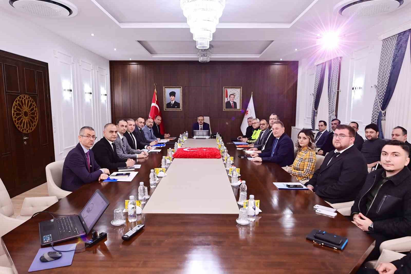 Aydın&rsquo;ın ulaşımını rahatlatacak projeler ele alındı
