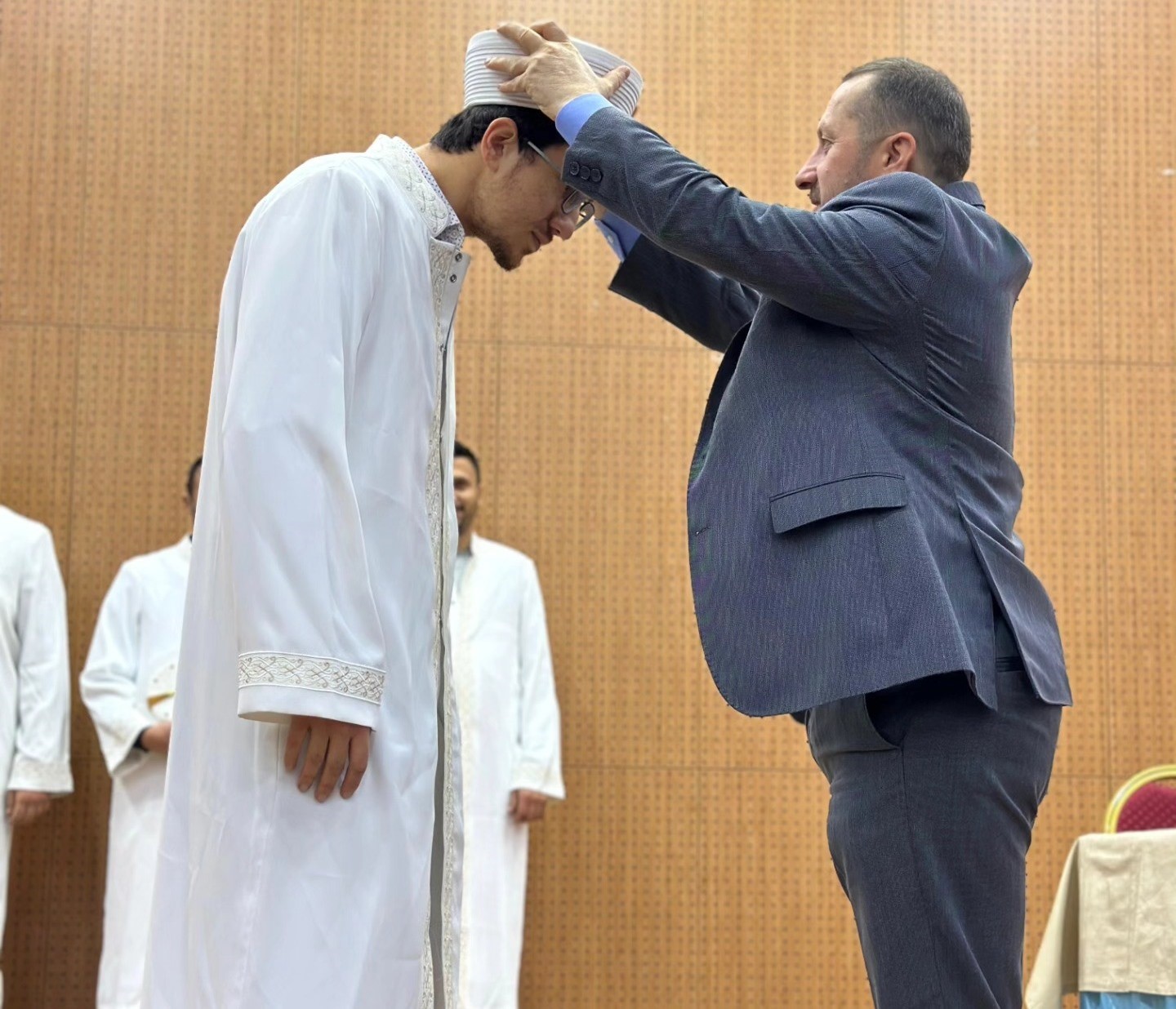 Simav&rsquo;da yeni din g&ouml;revlilerine c&uuml;bbe ve sarık giydirildi
