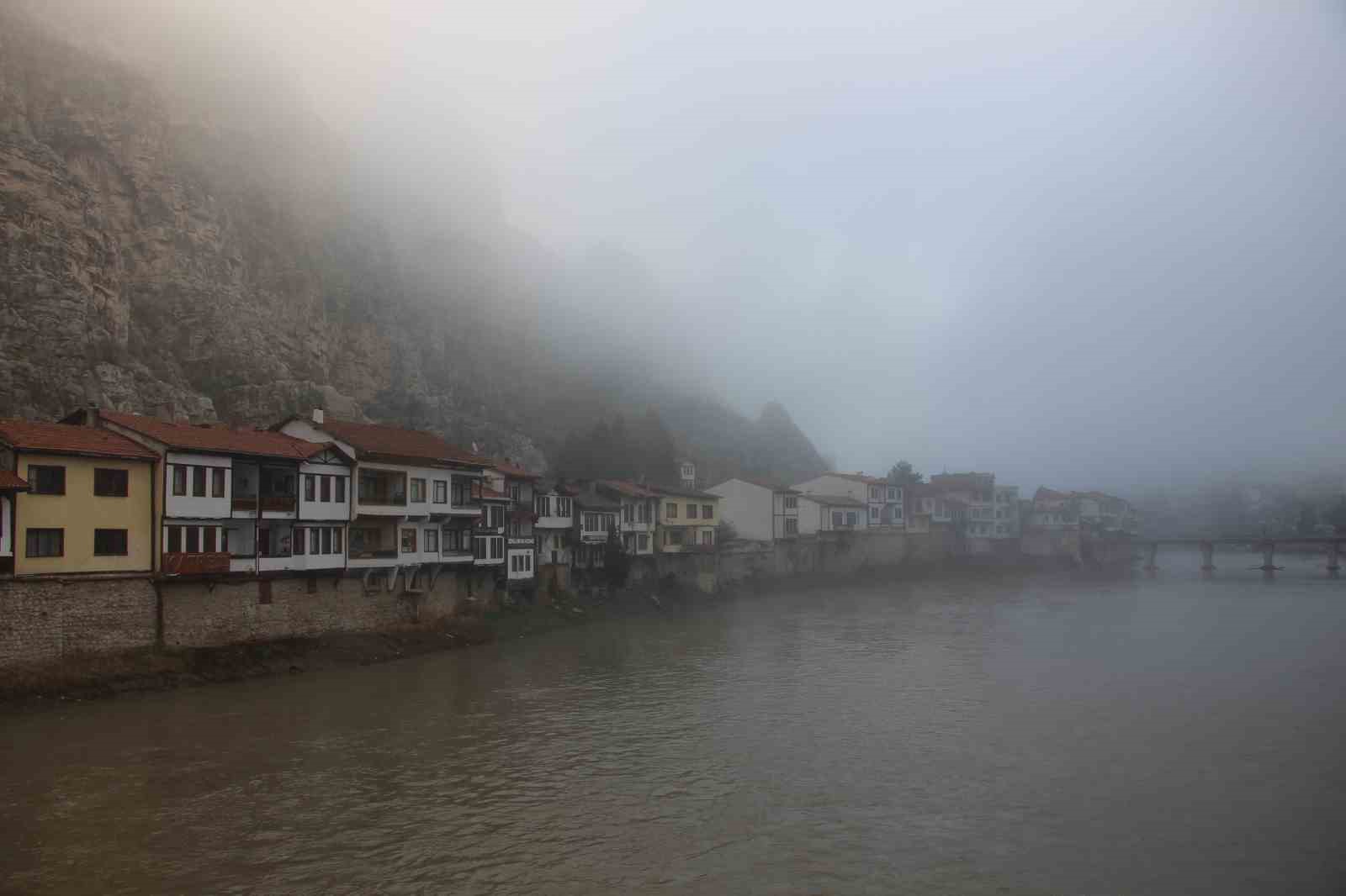 Amasya’da yoğun sis etkili oldu