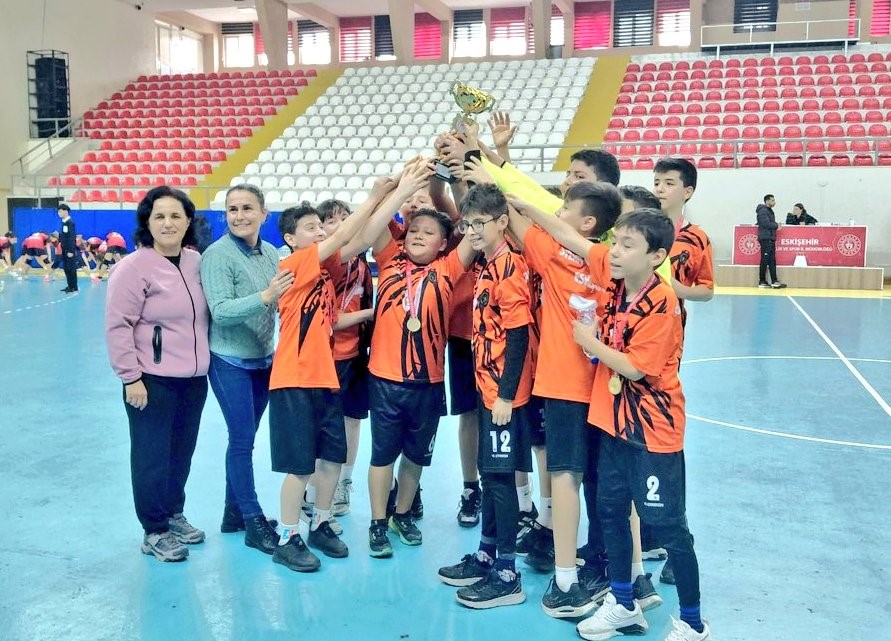 ’Hentbol Küçük Erkekler İl Birinciliği’ sona erdi